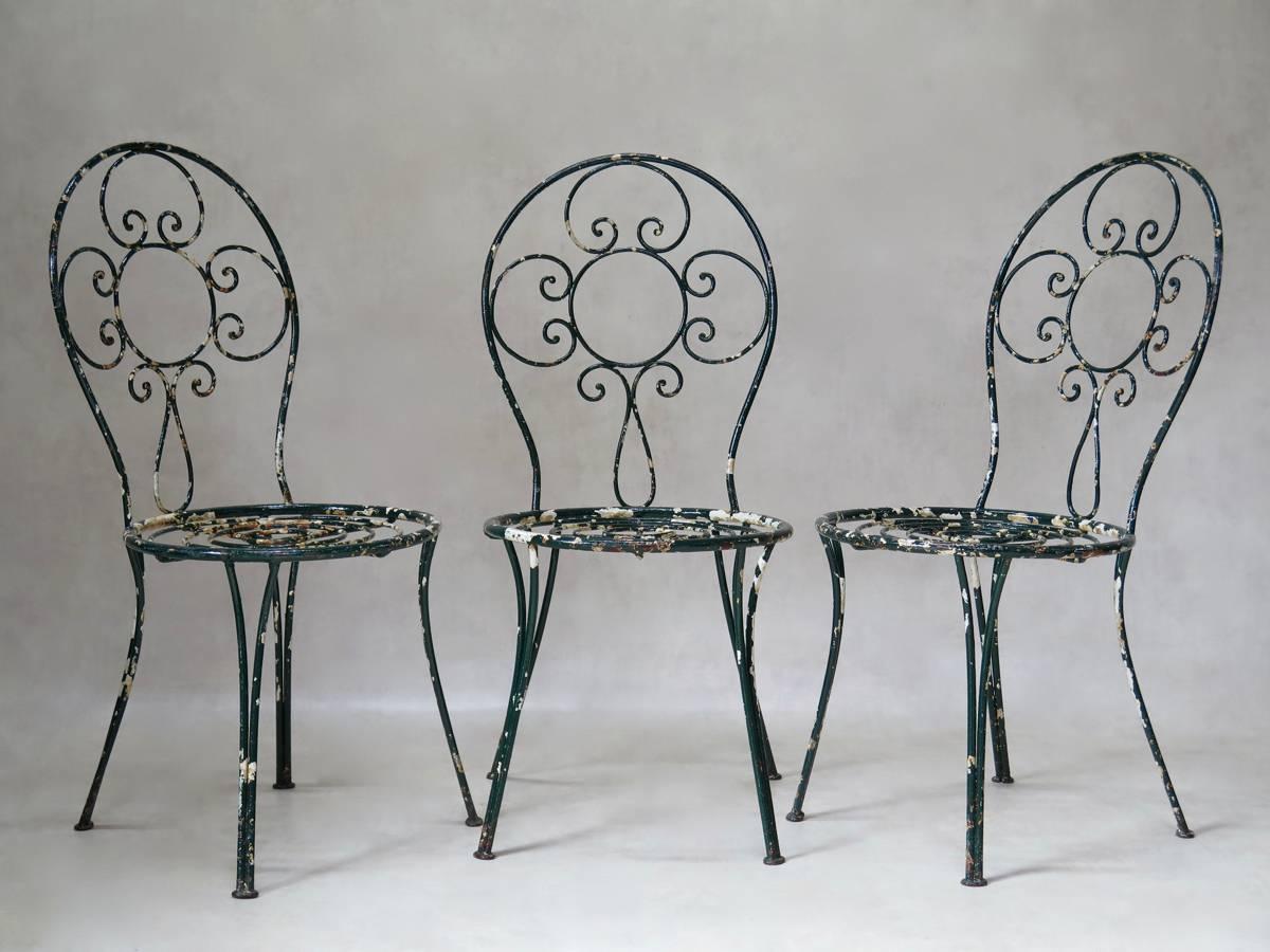 Intricately Wrought-Iron Garden Chair and Table, Set, France, 1950s In Excellent Condition In Isle Sur La Sorgue, Vaucluse