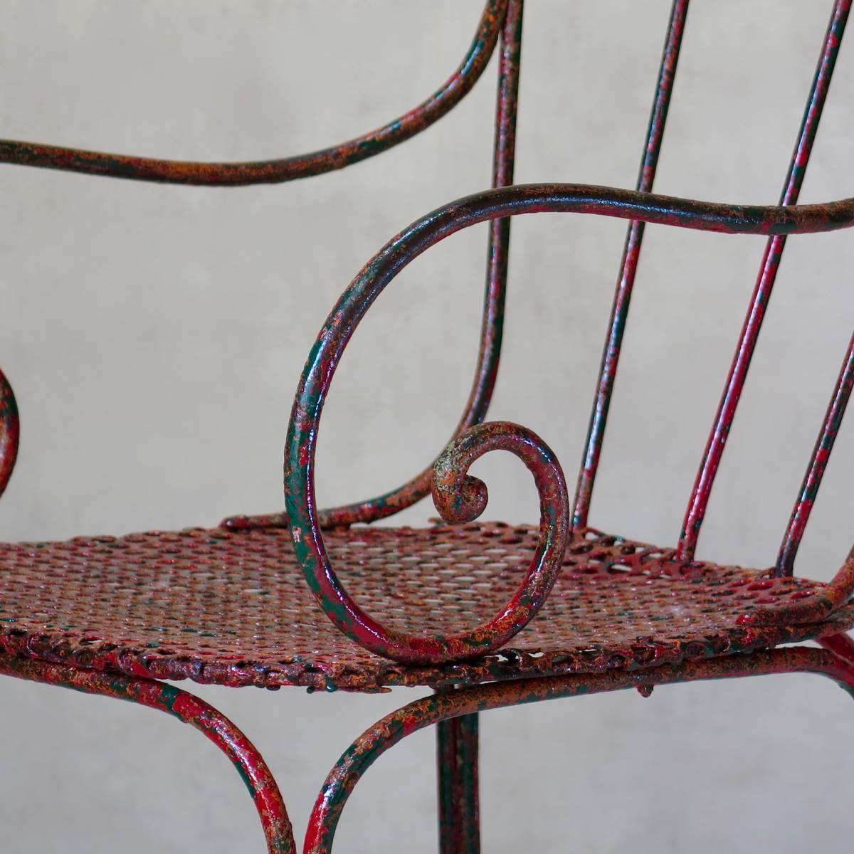 French circa 1900 Wrought Iron Chair and Armchair Set In Distressed Condition In Isle Sur La Sorgue, Vaucluse