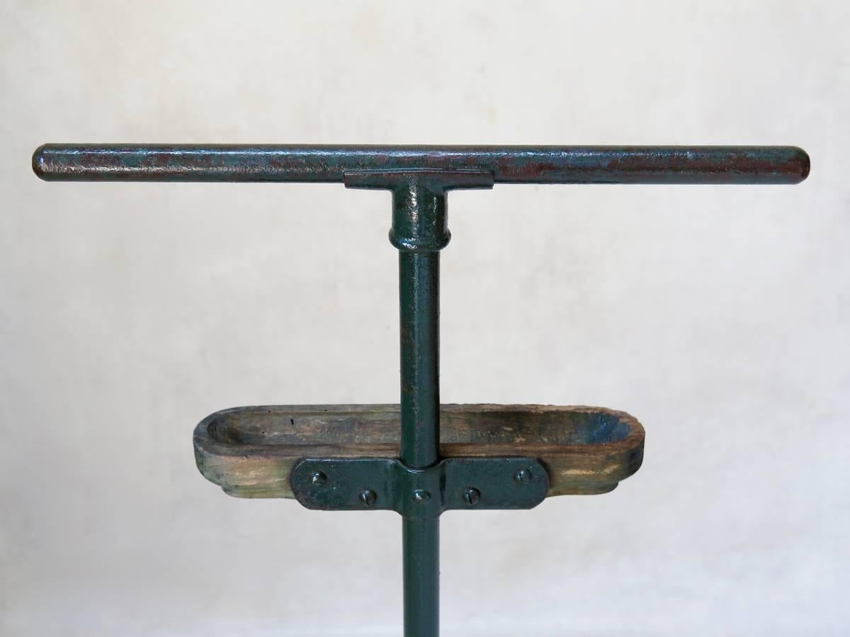 20th Century Two Modernist Cast-Iron Valets, France, circa 1930s For Sale