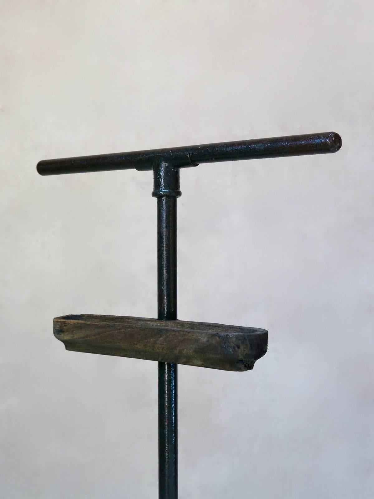 Art Deco Two Modernist Cast-Iron Valets, France, circa 1930s For Sale