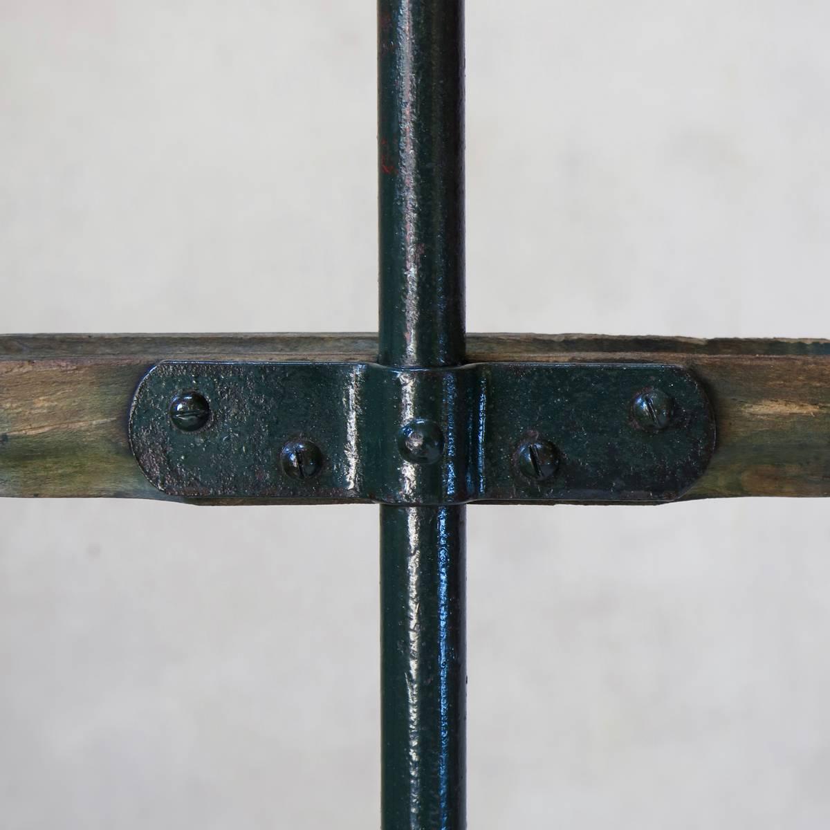 Two Modernist Cast-Iron Valets, France, circa 1930s For Sale 2