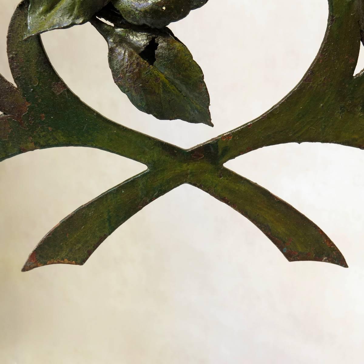 Großes großes signiertes „Parrot“-Schild aus lackiertem Eisen, Frankreich, frühes 20. Jahrhundert im Angebot 4