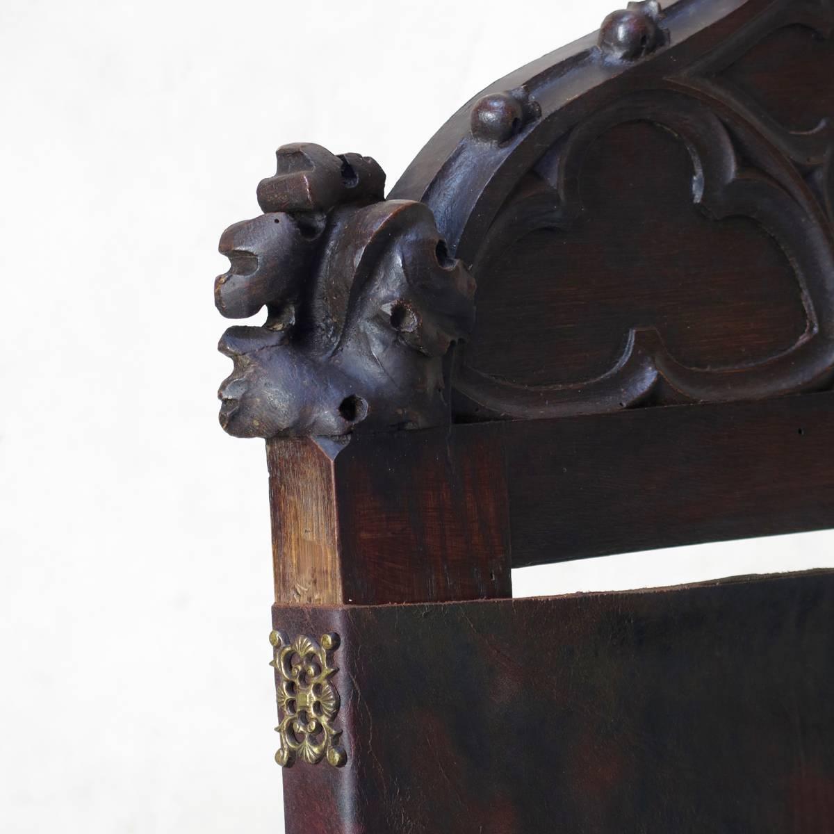 Médiéval Chaises d'entrée de style médiéval, France, XIXe siècle en vente