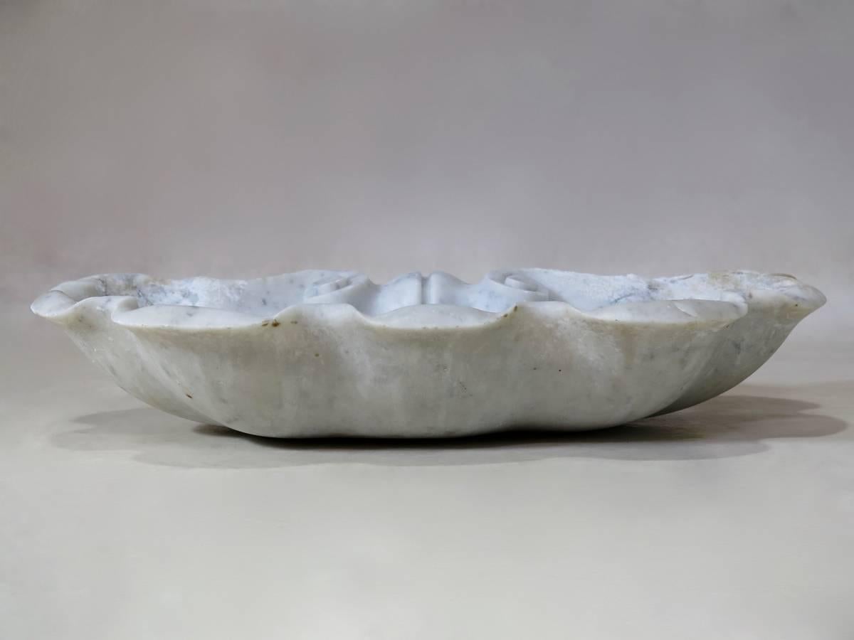 Hand-Carved Pair of Antique Marble Shell Basins, France, 19th Century For Sale