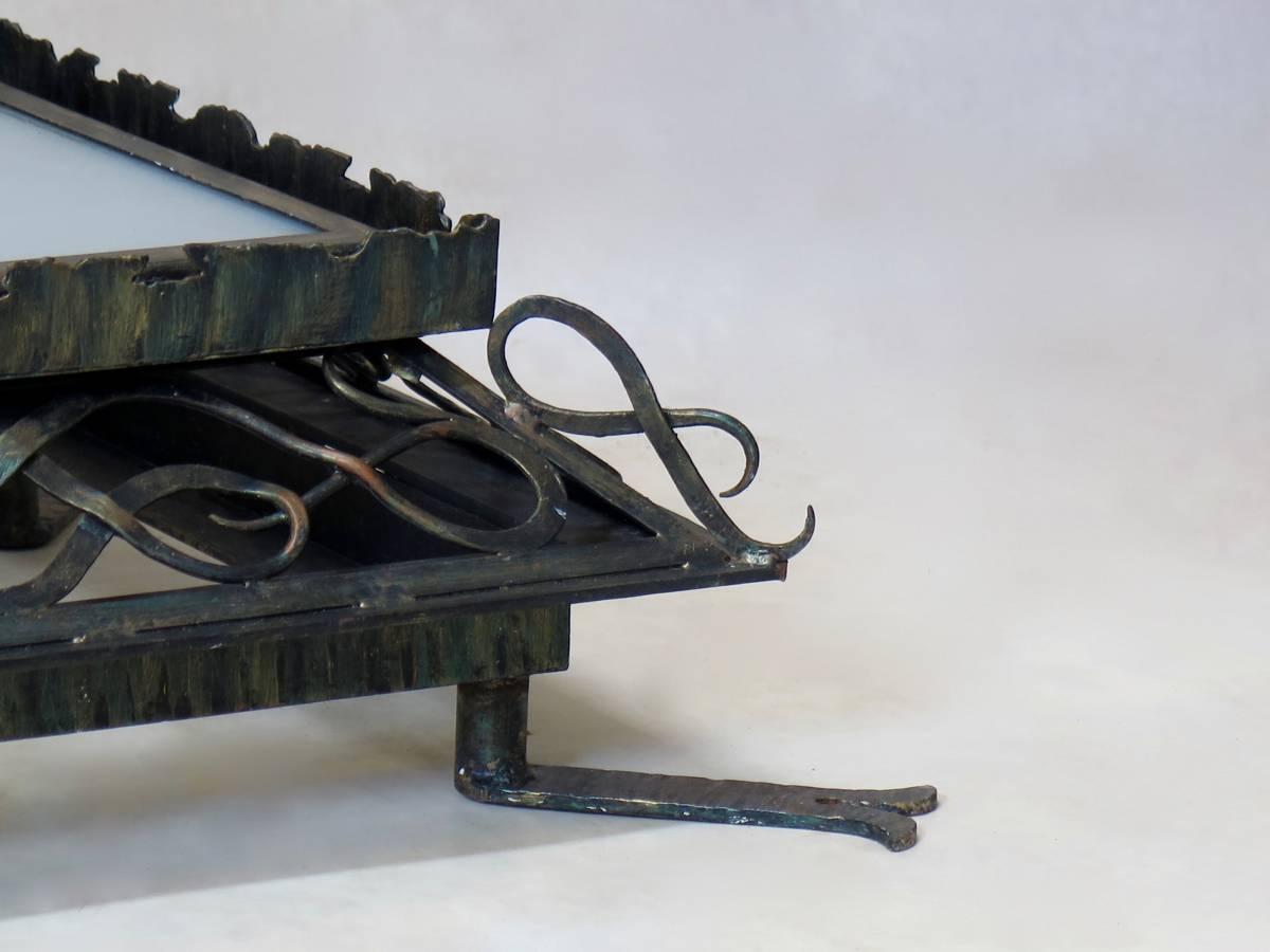 Paire de plafonniers Art Déco en fer forgé et verre des années 1930 en vente 3