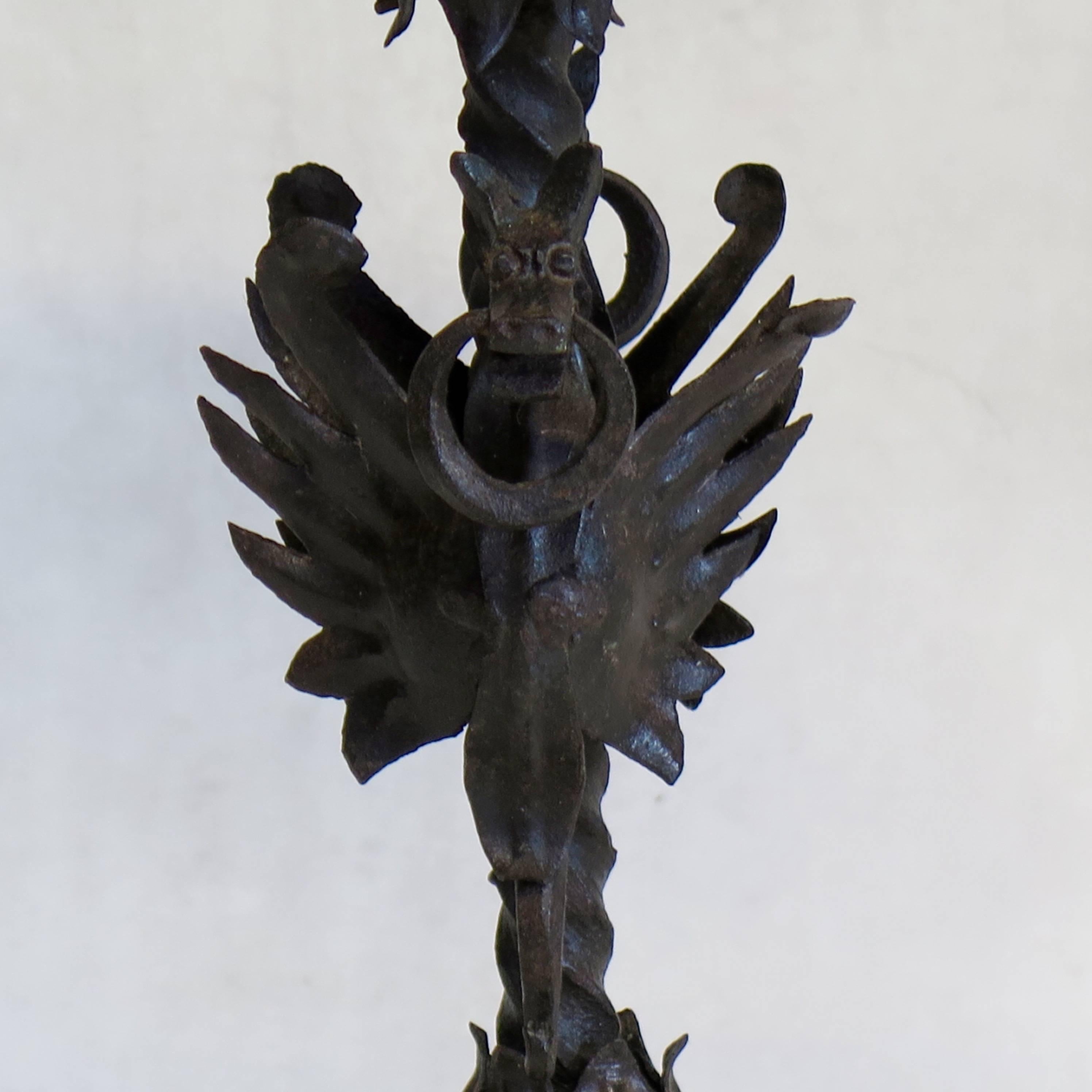 Gothic Style Wrought Iron Lamp with Dragons - France, Circa 1920s In Excellent Condition In Isle Sur La Sorgue, Vaucluse