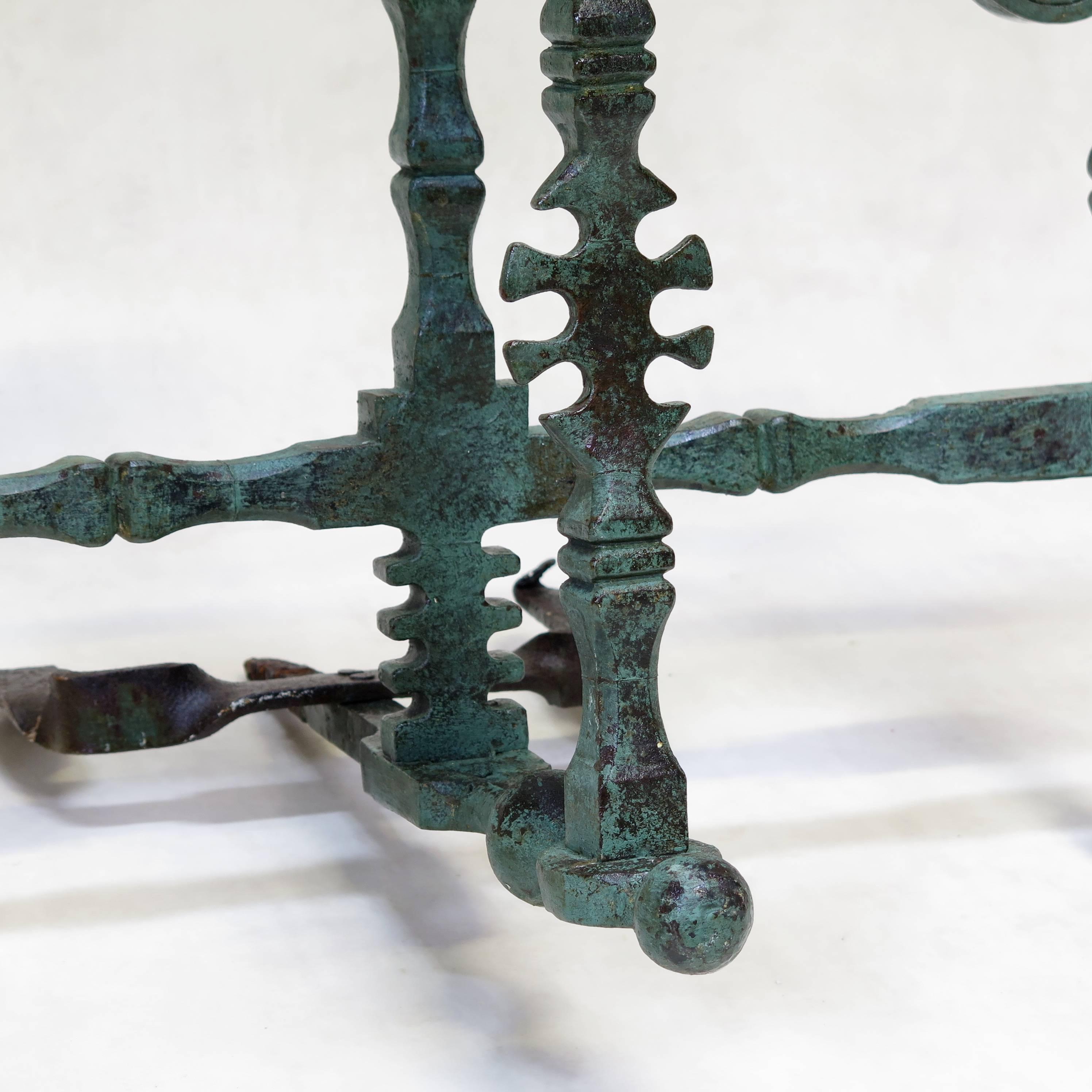 Fabuloso par de grandes candelabros de hierro forjado, Francia, finales del siglo XIX Hierro en venta