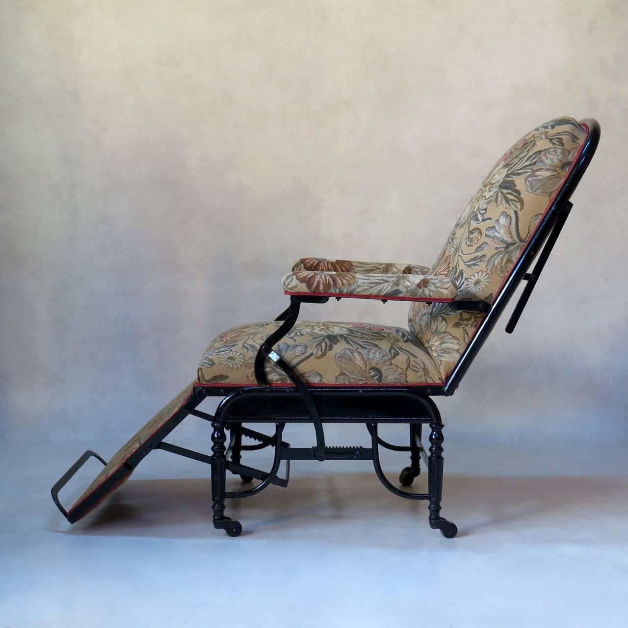 Adjustable Napoleon III Campaign Chair, France, circa 1880s In Excellent Condition For Sale In Isle Sur La Sorgue, Vaucluse