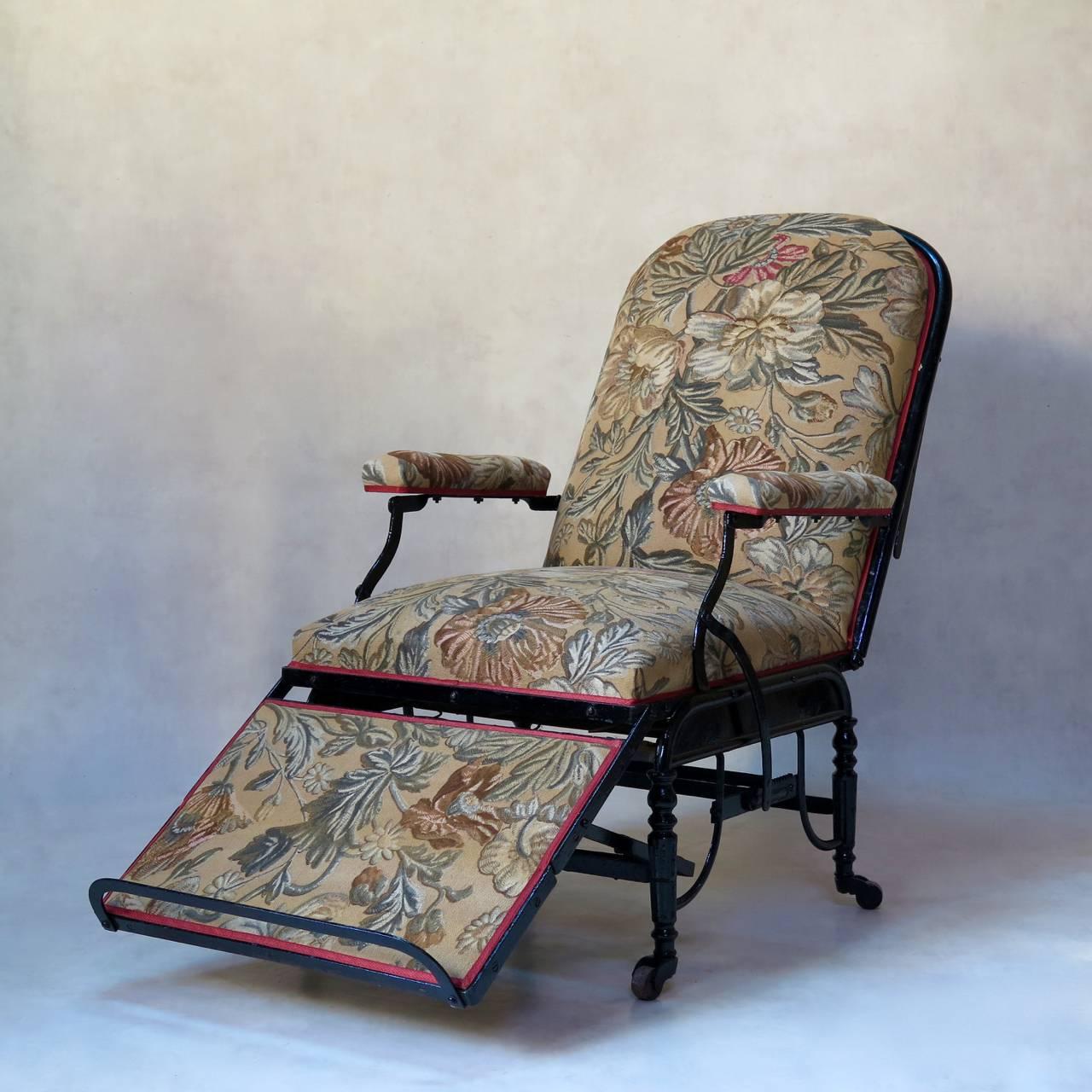 French Adjustable Napoleon III Campaign Chair, France, circa 1880s For Sale