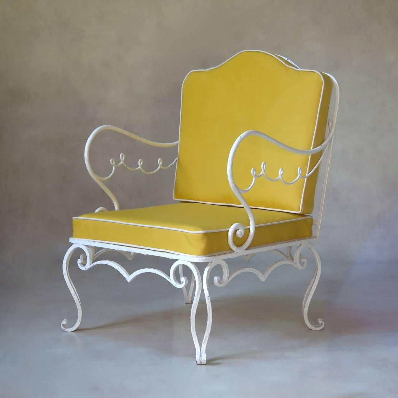 French Sunny Pair of Elegant Art Deco Armchairs, France, circa 1940s