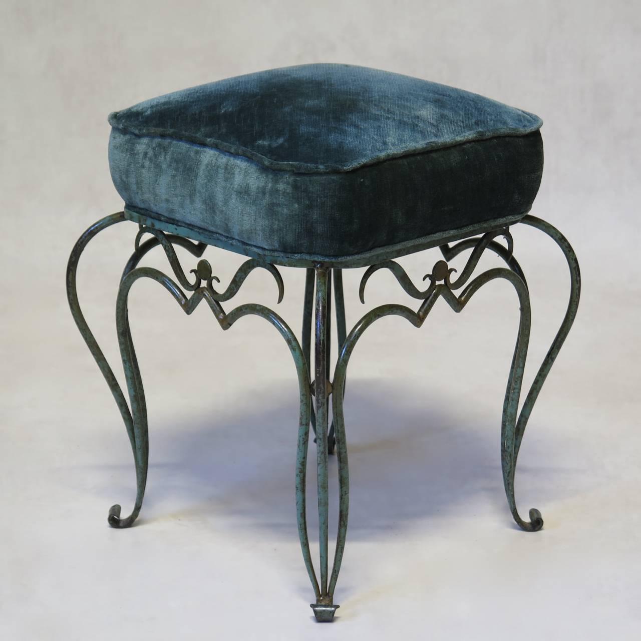 20th Century Elegant Pair of French 1940s Stools For Sale