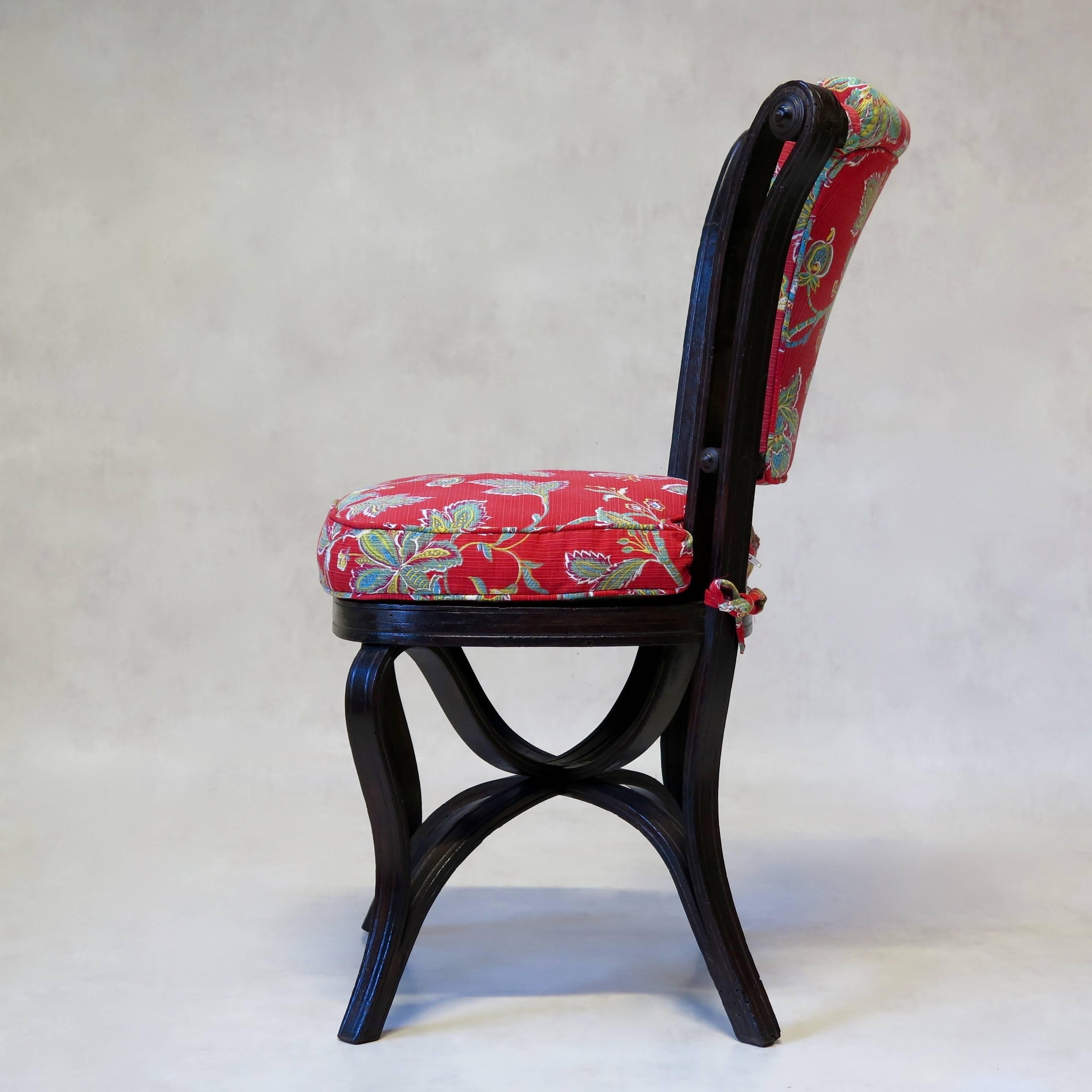 Rare Pair of 19th Century Ebonized Bentwood Chairs In Fair Condition For Sale In Isle Sur La Sorgue, Vaucluse