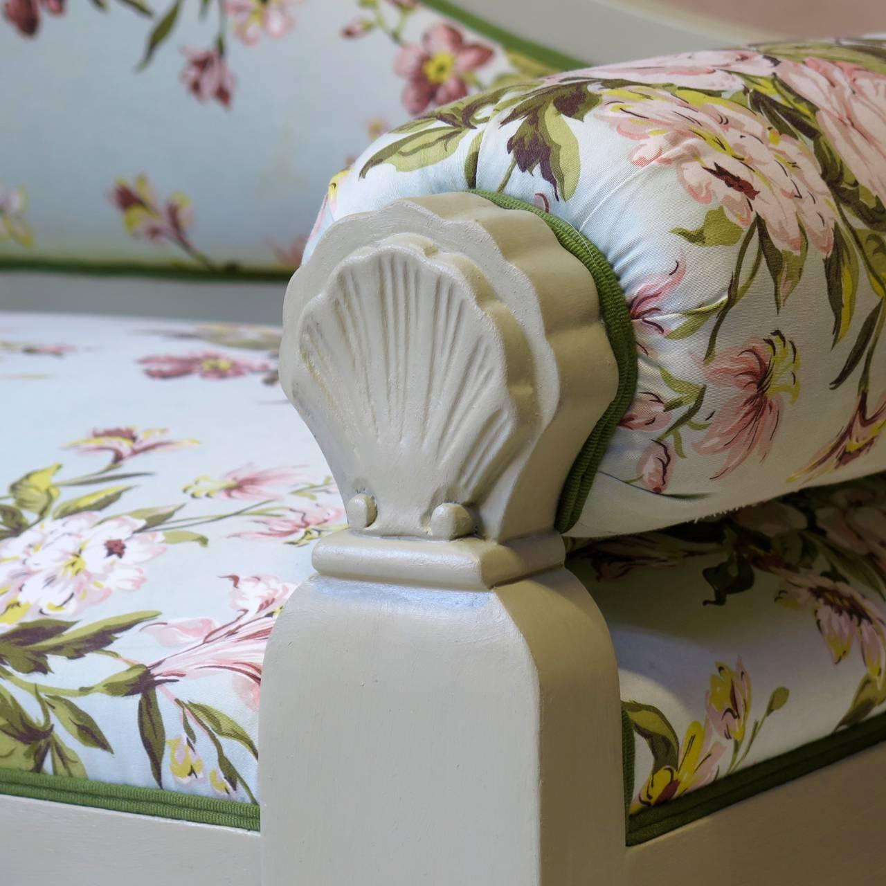 20ième siècle Lit de jour en chintz tapissé de style baroque français, vers les années 1940 en vente