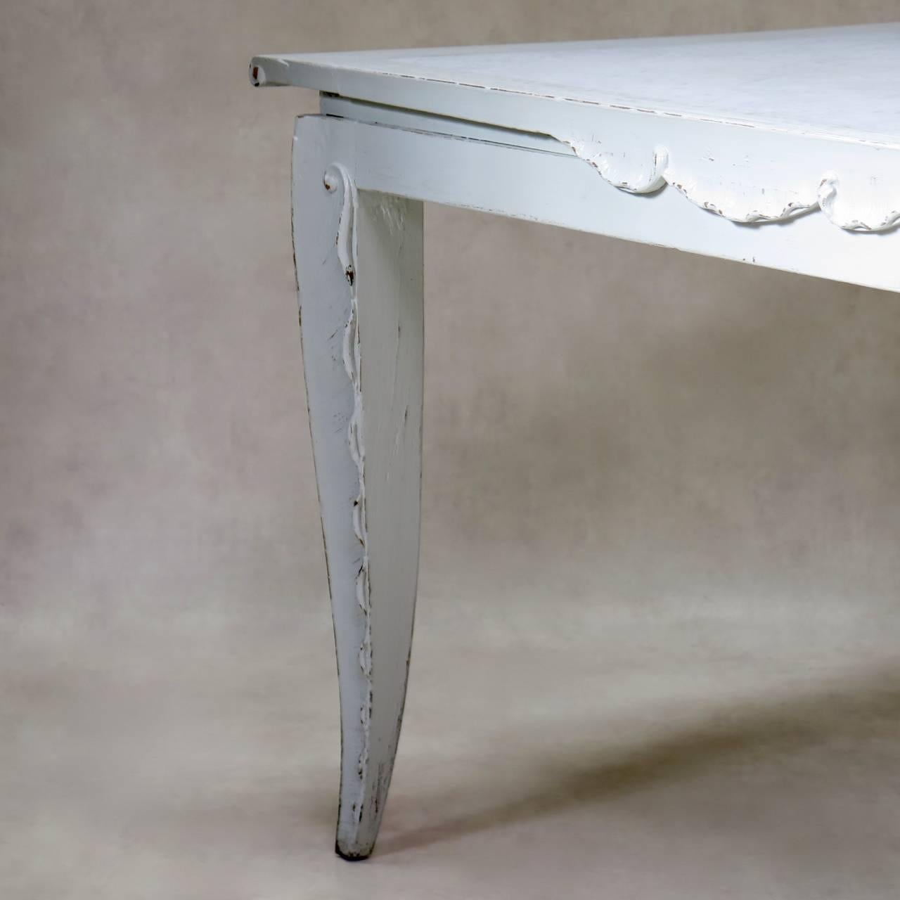 Table et chaises de salle à manger avec motif sculpté de feuilles de palmier, France, vers les années 1940 Bon état - En vente à Isle Sur La Sorgue, Vaucluse