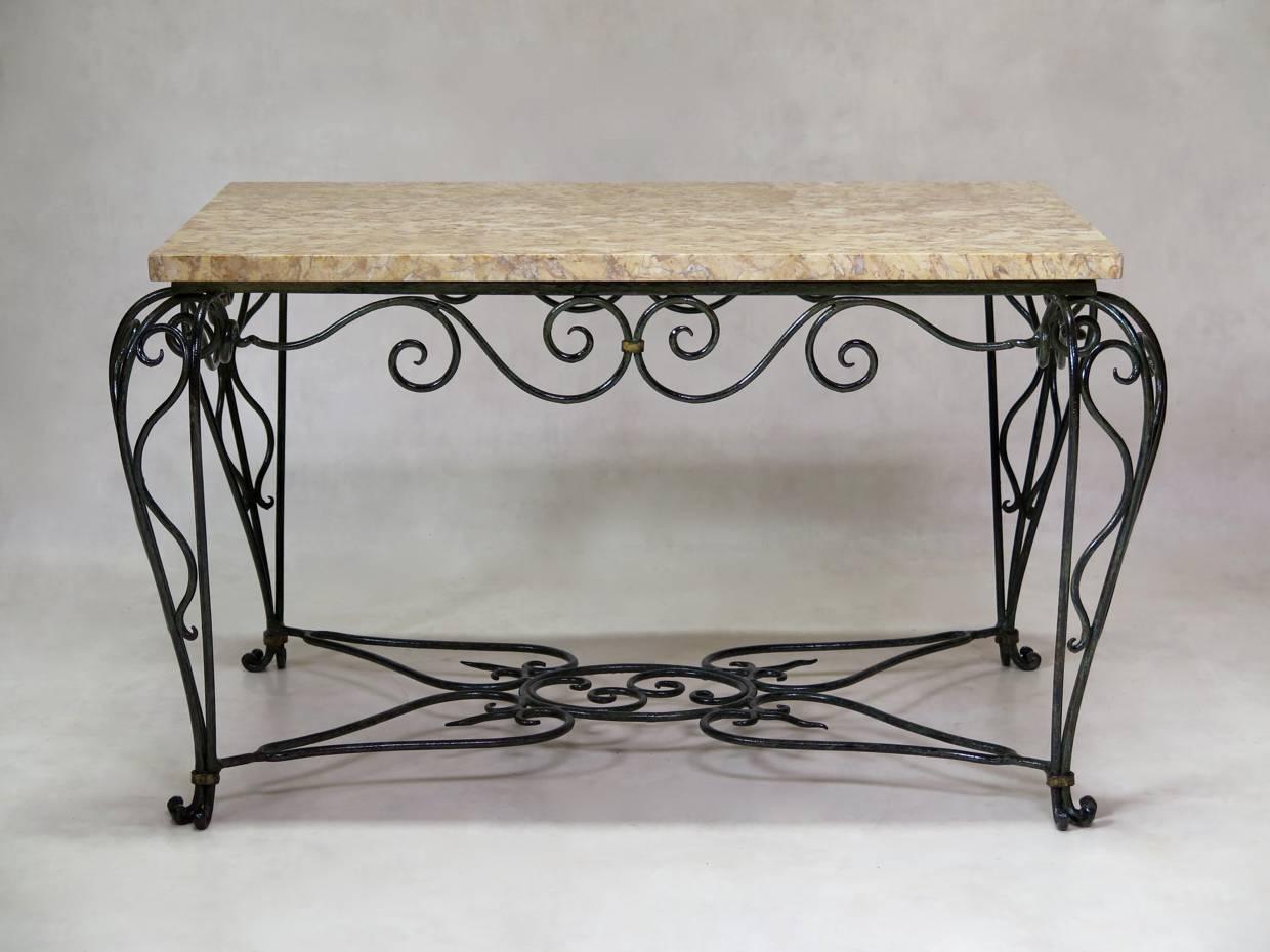 Chic French 1940s Iron and Marble Side Table (2 Available) In Excellent Condition For Sale In Isle Sur La Sorgue, Vaucluse