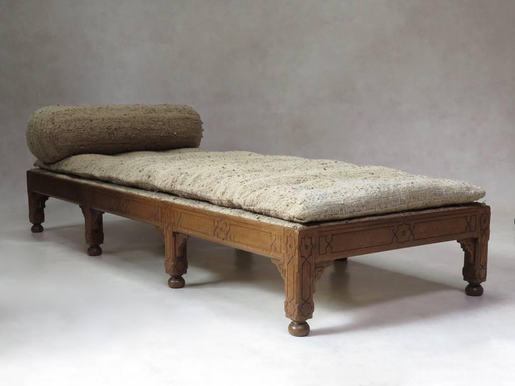 oriental daybed
