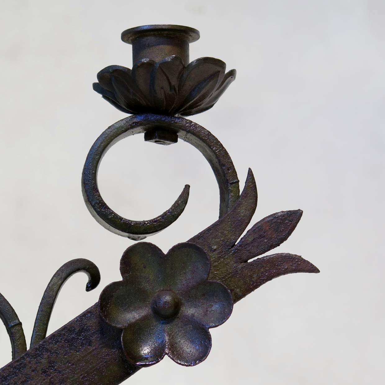 Gran pareja de candelabros eclesiásticos de hierro, Francia, principios del siglo XX en venta 4