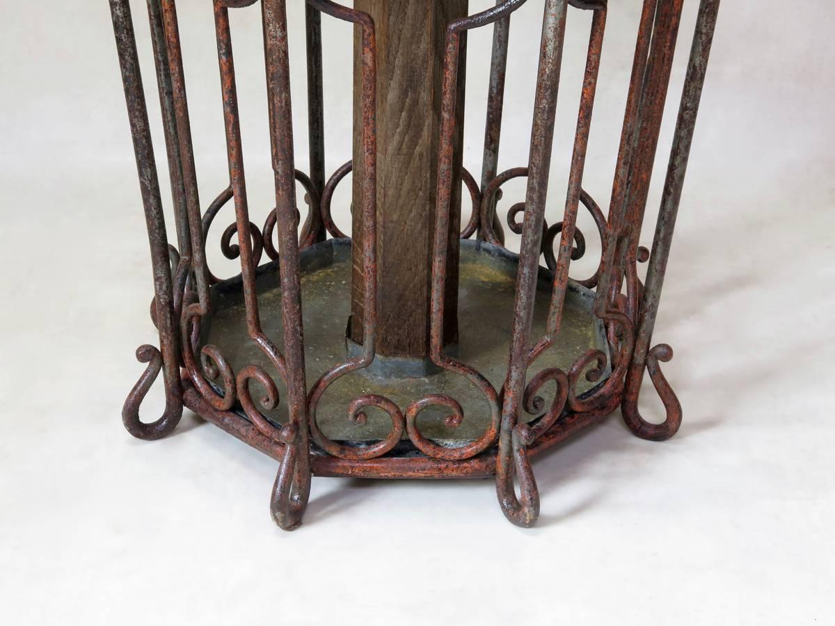 Large Wrought Iron Umbrella Stand, France, Late 19th Century In Excellent Condition For Sale In Isle Sur La Sorgue, Vaucluse