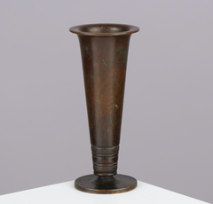 Vaso in bronzo di Just Andersen