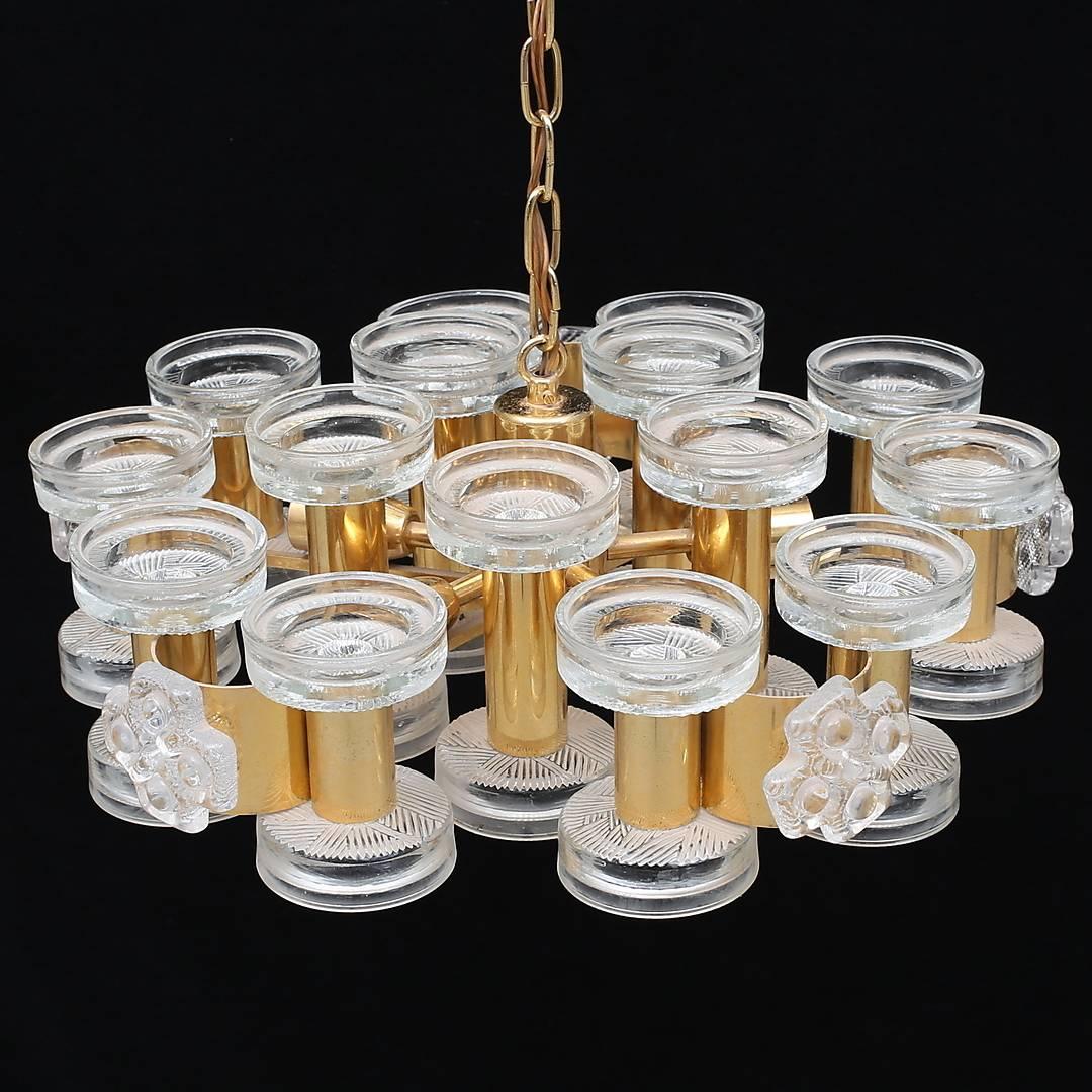 A pendant, design attributed to Carl Fagerlund for Orrefors, Sweden, circa 1960s.
Existing wiring, rewiring available upon request. The candles not included.