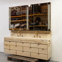 Splendido mobile da bagno in onice e ottone con doppio lavabo