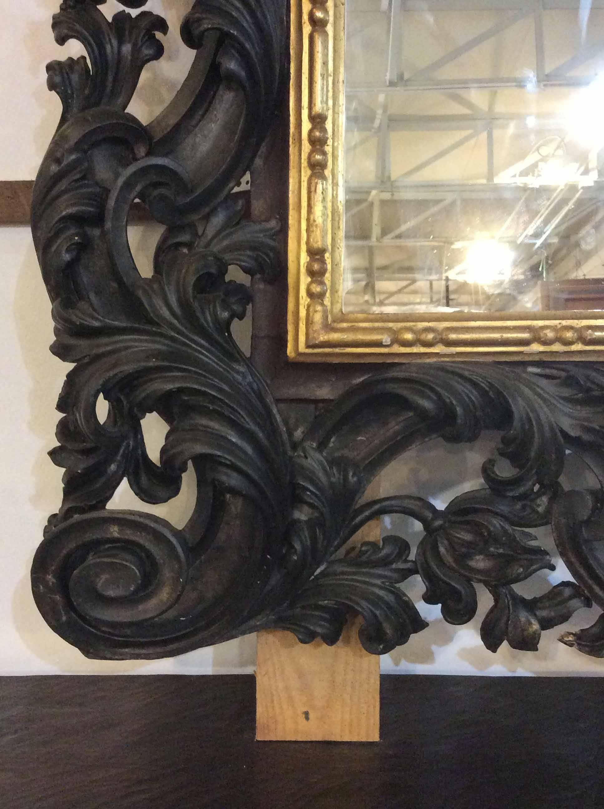 Carved Wood and Parcel-Gilt Wall Mirror In Good Condition In Dallas, TX