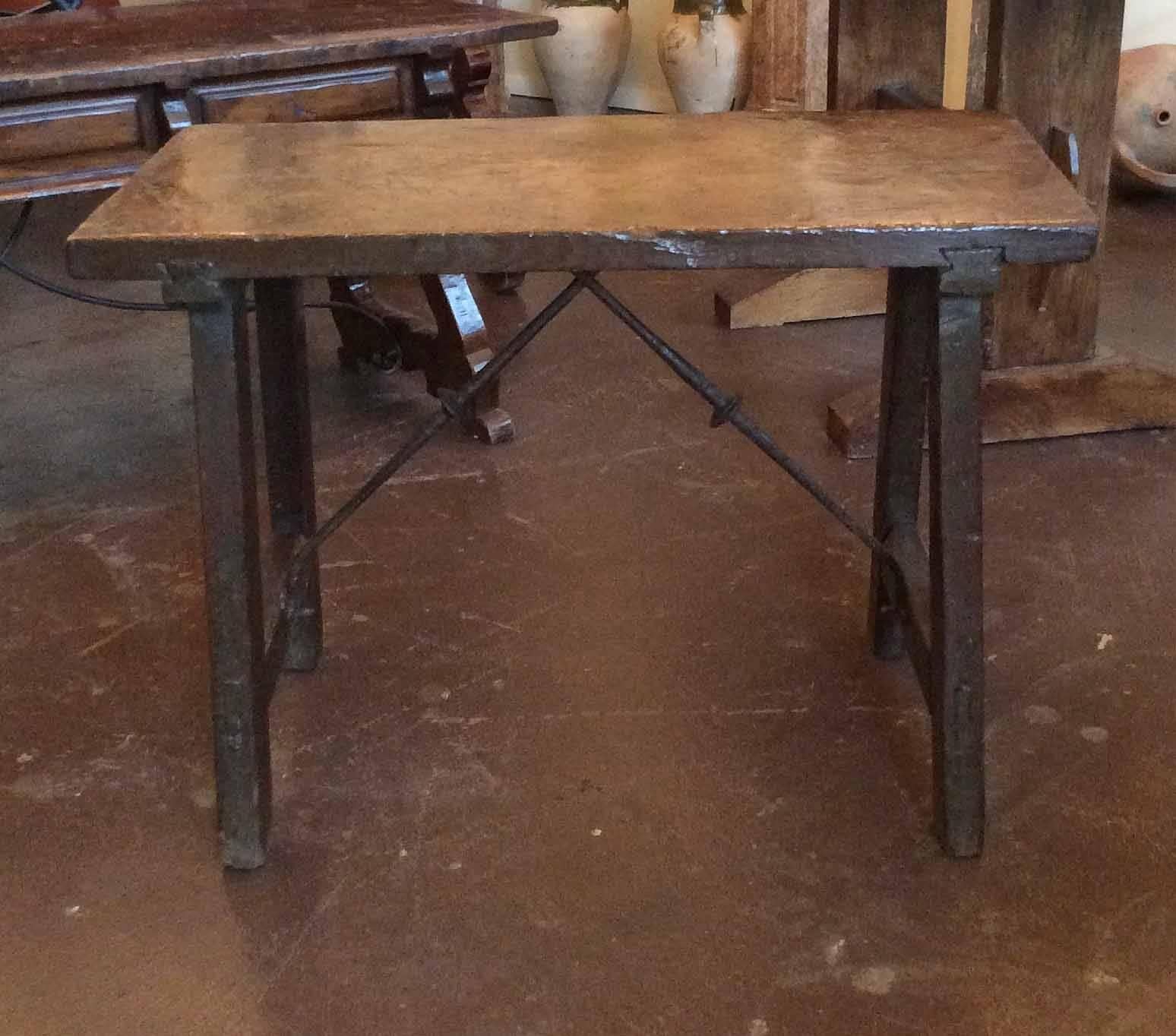 This Spanish antique side table features nice clean lines and a rich patina. Simple yet, elegant.

 Origin: Spain,

 circa 1750.

Measurements: 34