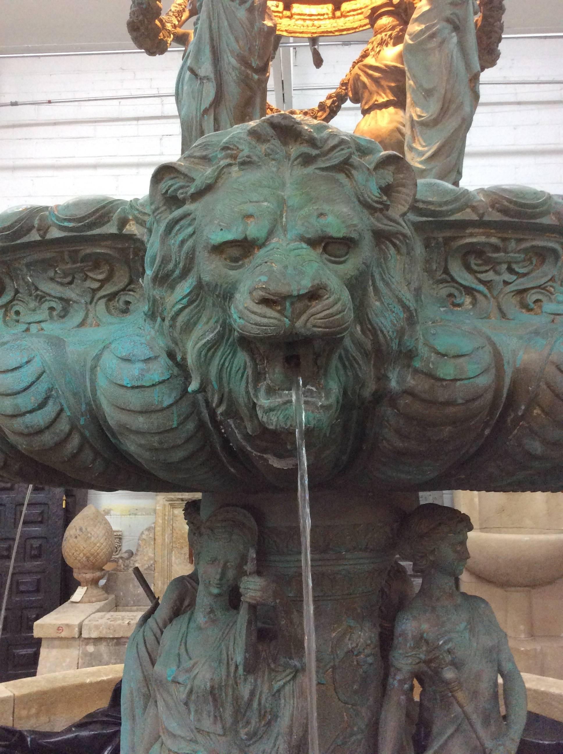 Bronze Fountain with Lionhead Spouts In Good Condition In Dallas, TX