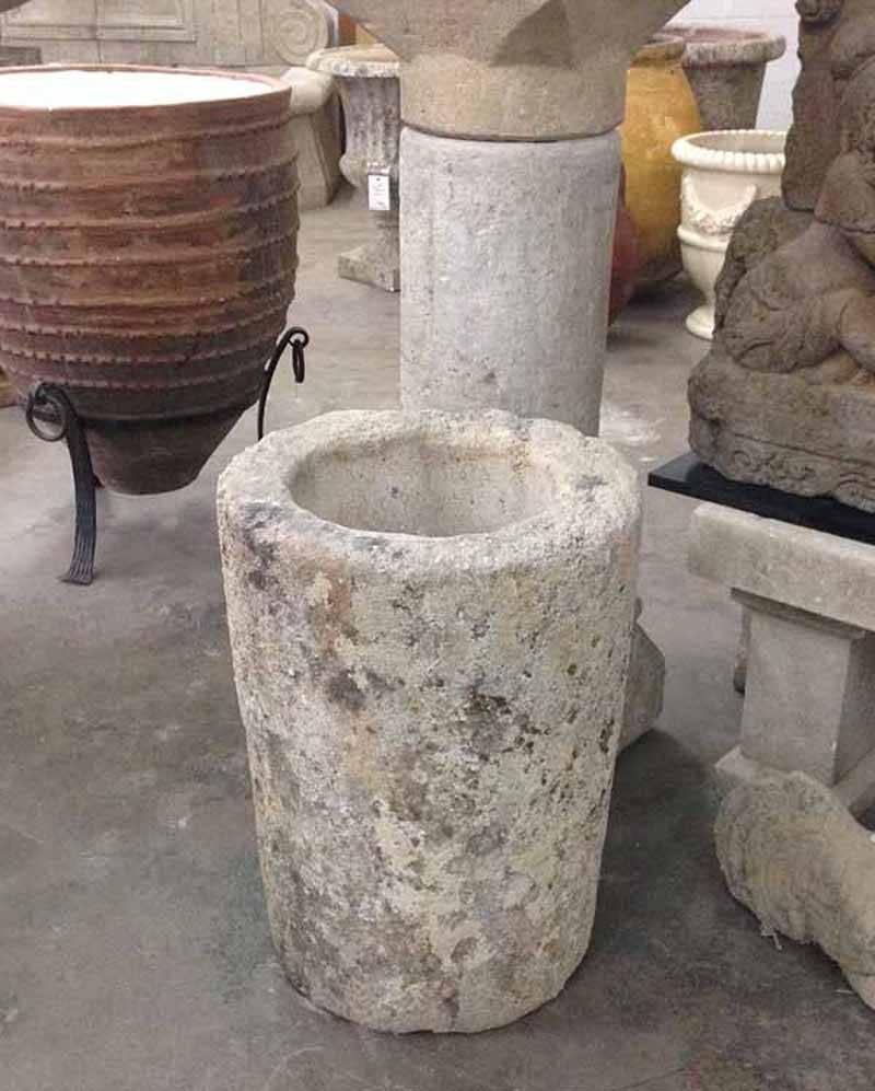 18th century antique limestone trough.

Origin: France. 

Measurements: 19
