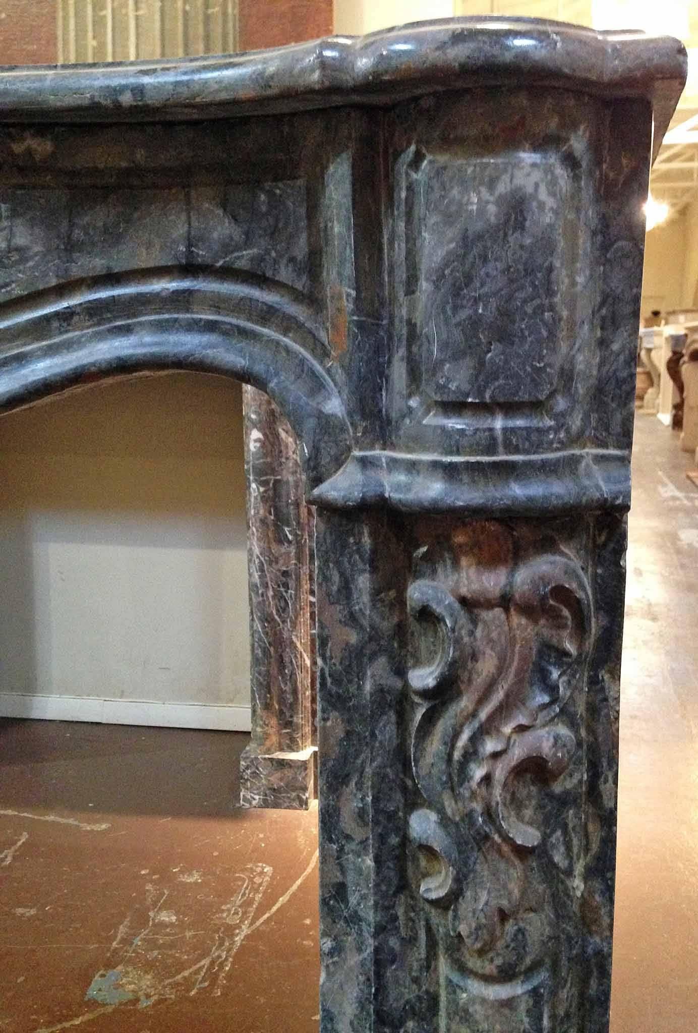 Antique Louis XIV Marble Mantel In Good Condition In Dallas, TX