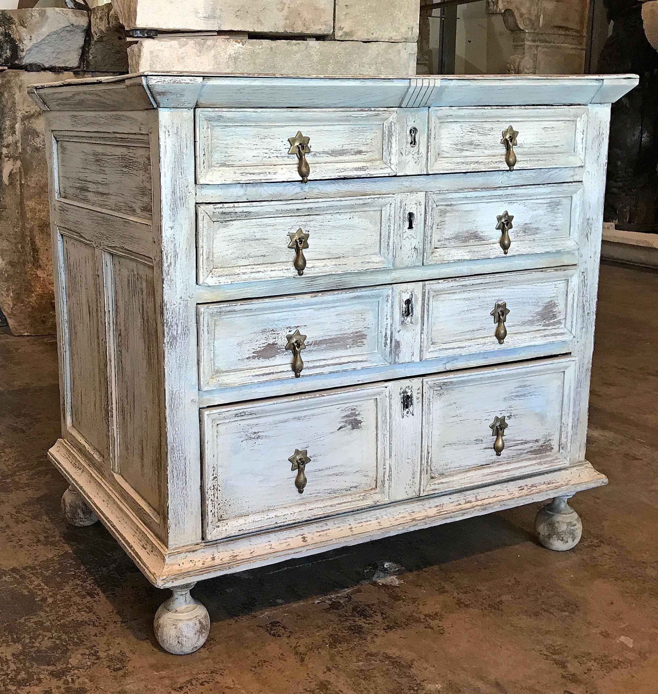 Antique English Chest of Drawers, circa 1810 In Good Condition In Dallas, TX