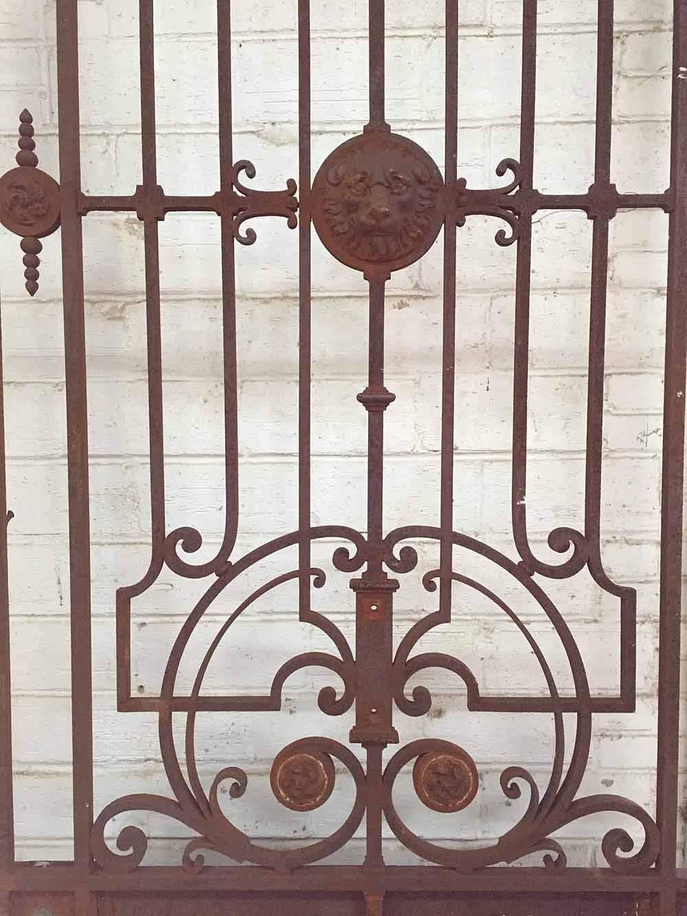 gate transom