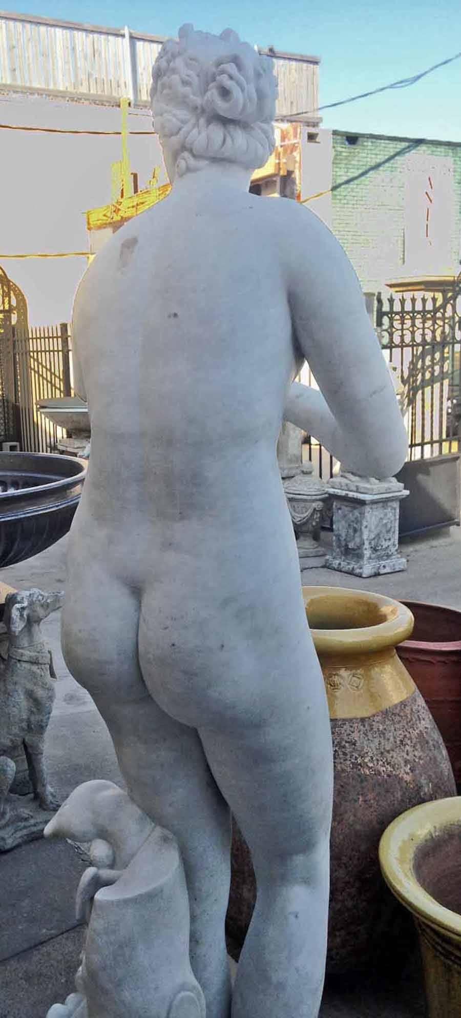 venus de medici sculpture