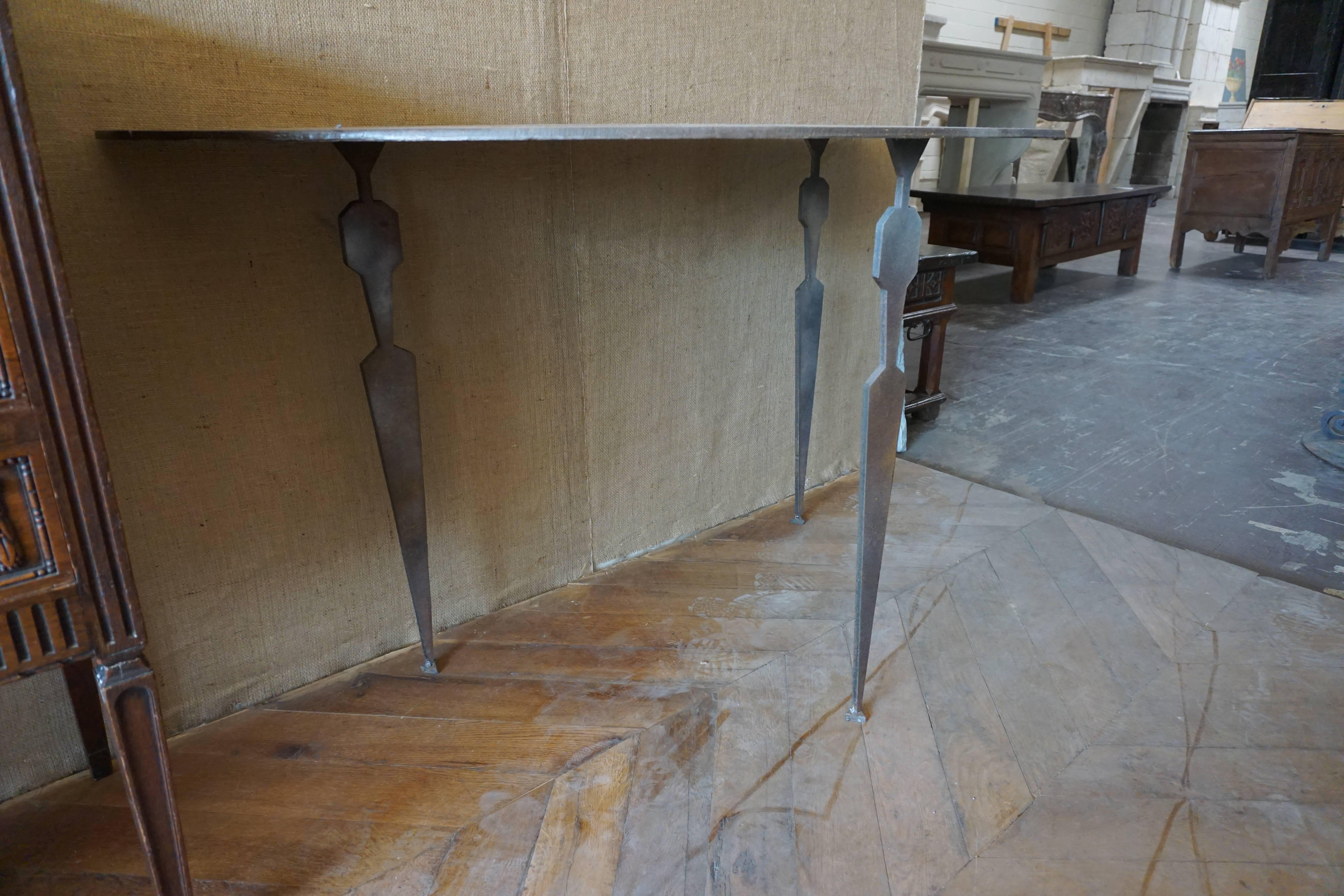 Moderne Table en fer de style du milieu du siècle dernier en vente