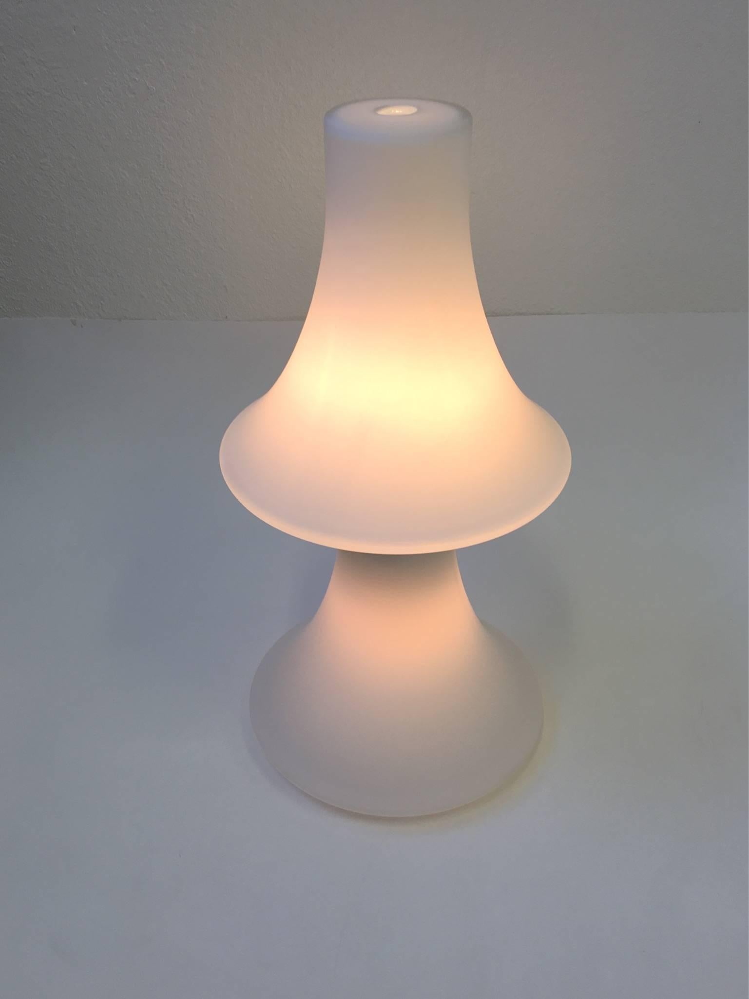 Mid-20th Century White Frosted Glass Table Lamp by Laurel Lamps For Sale