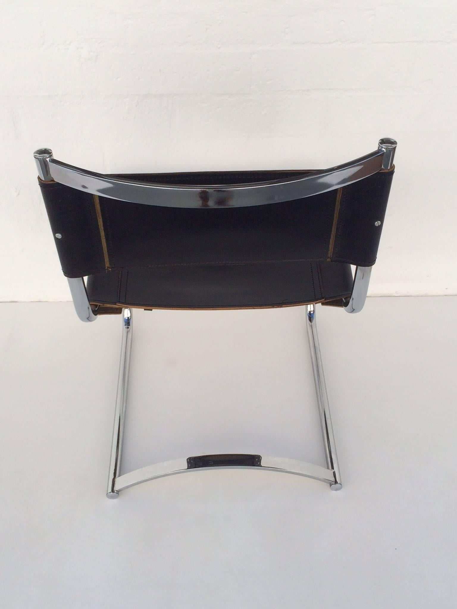 Ensemble de six chaises de salle à manger en chrome et cuir de selle attribuées à CY Mann en vente 2
