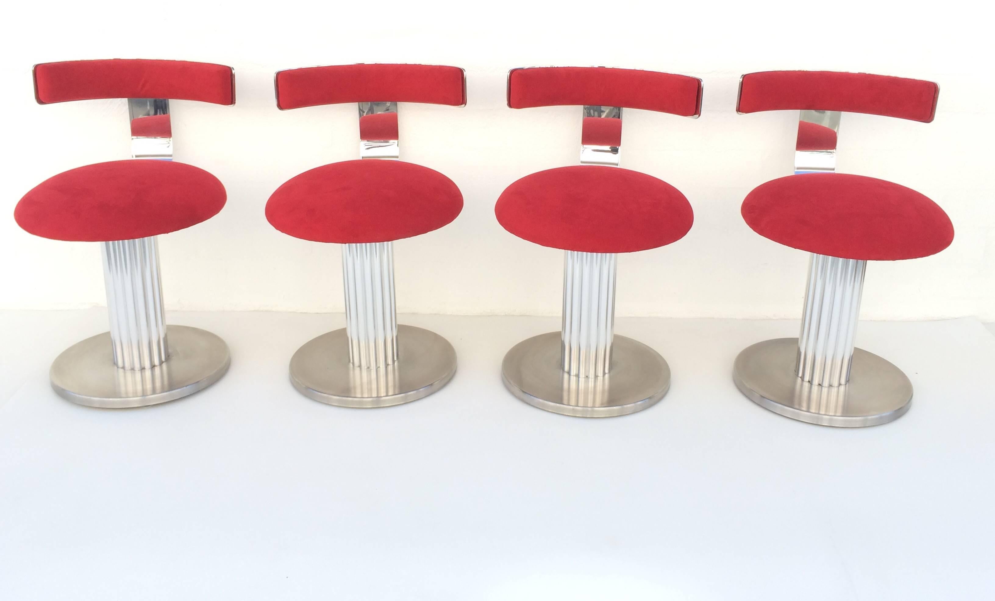 Set of Four Chrome Swivel Stools Made by Design for Leisure Ltd In Excellent Condition In Palm Springs, CA