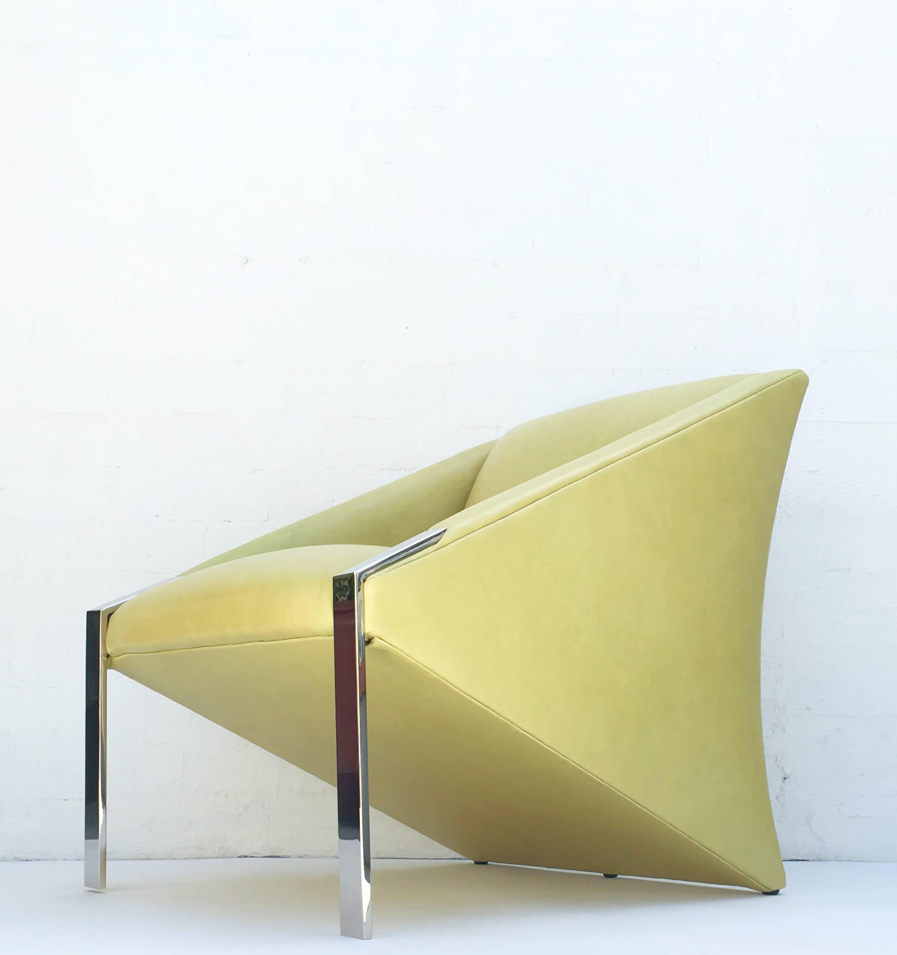 Modern Pair of Leather and Nickel Lounge Chairs in the Style of Milo Baughman