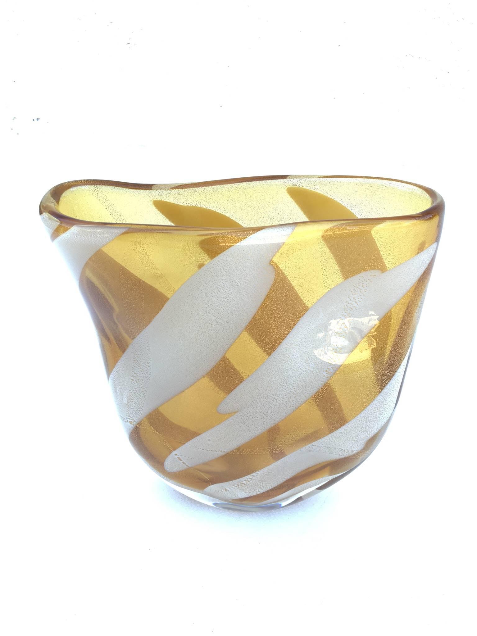 Murano Glass Vase Signed by Livio Seguso In Excellent Condition In Palm Springs, CA