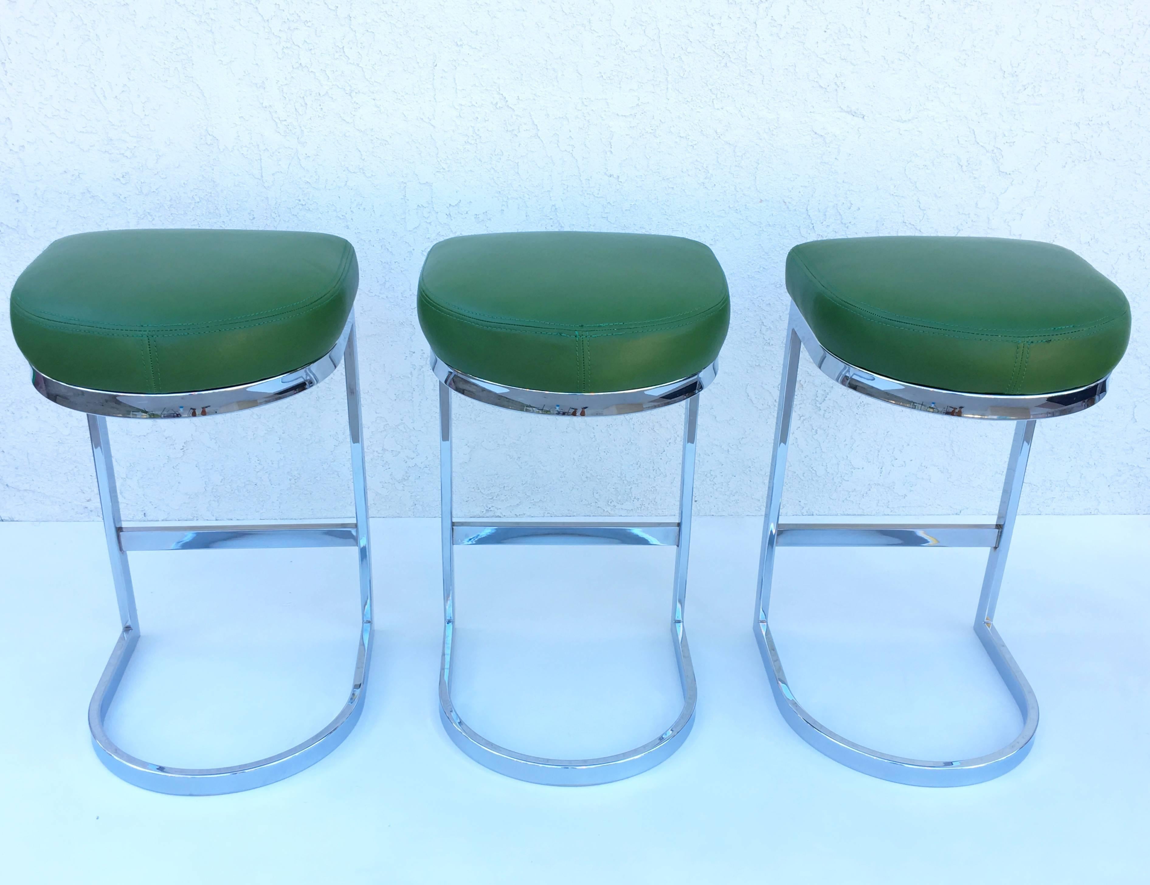 Modern Set of Three Chrome and Leather Cantilever Bar Stools by Milo Baughman