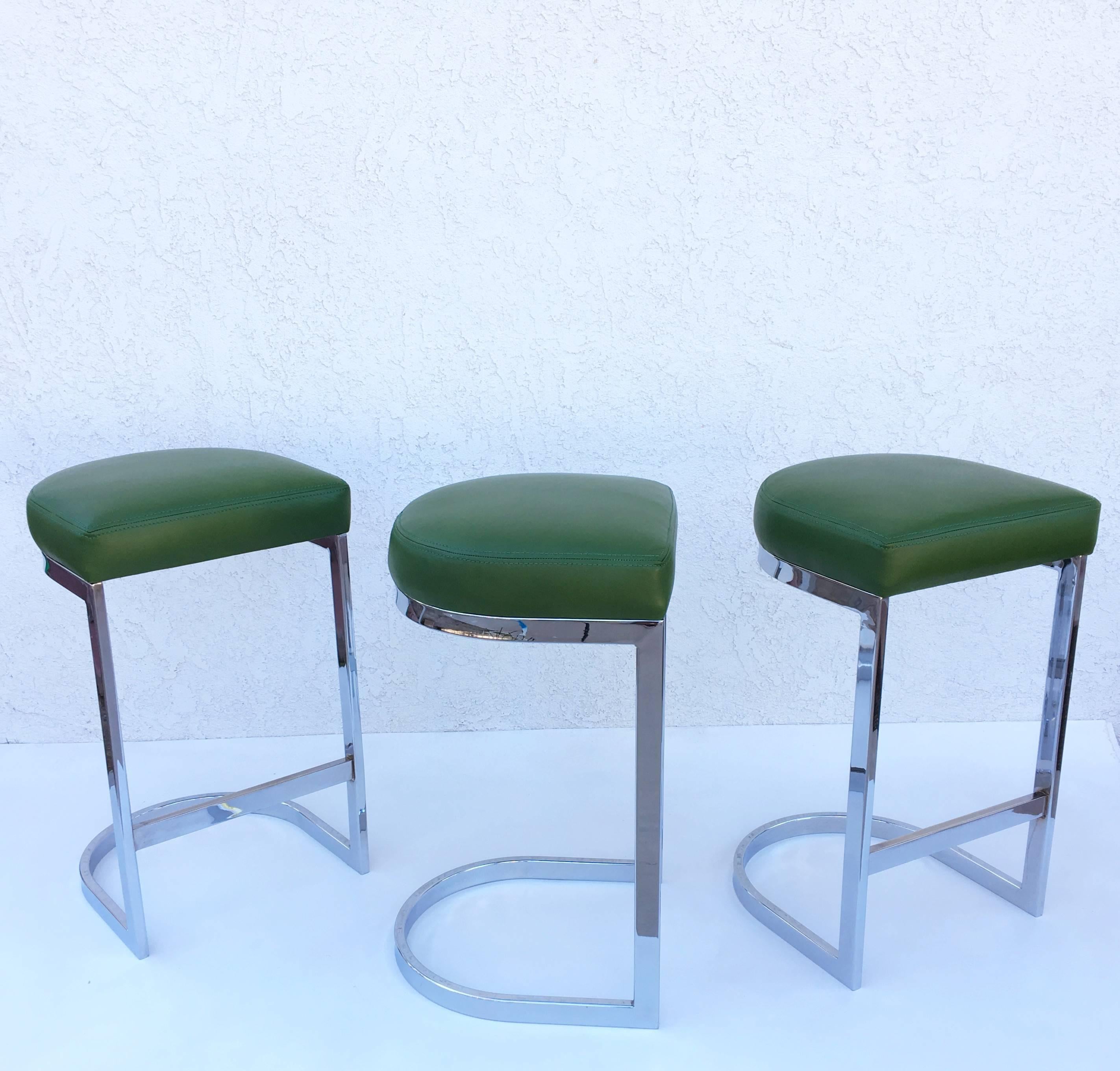 Mid-20th Century Set of Three Chrome and Leather Cantilever Bar Stools by Milo Baughman