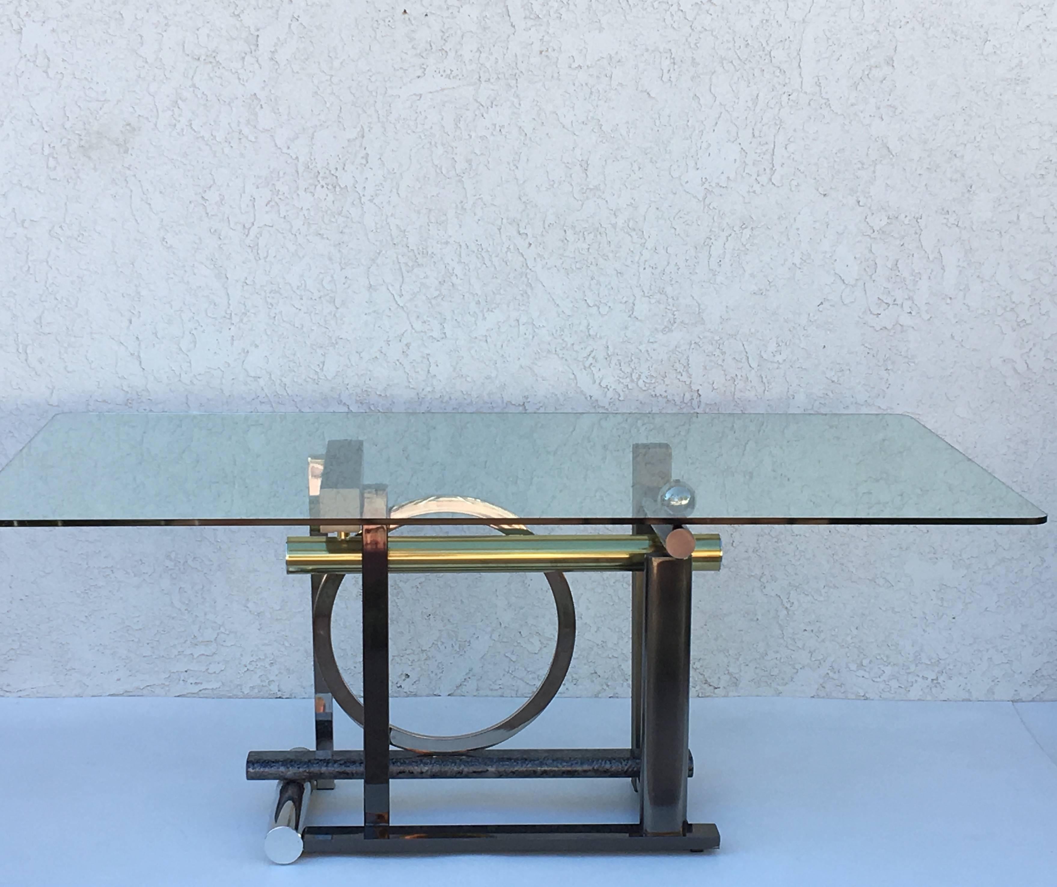 Mesa de comedor postmoderna de mezcla de metales y cristal de Rick Lee para DIA Posmoderno en venta