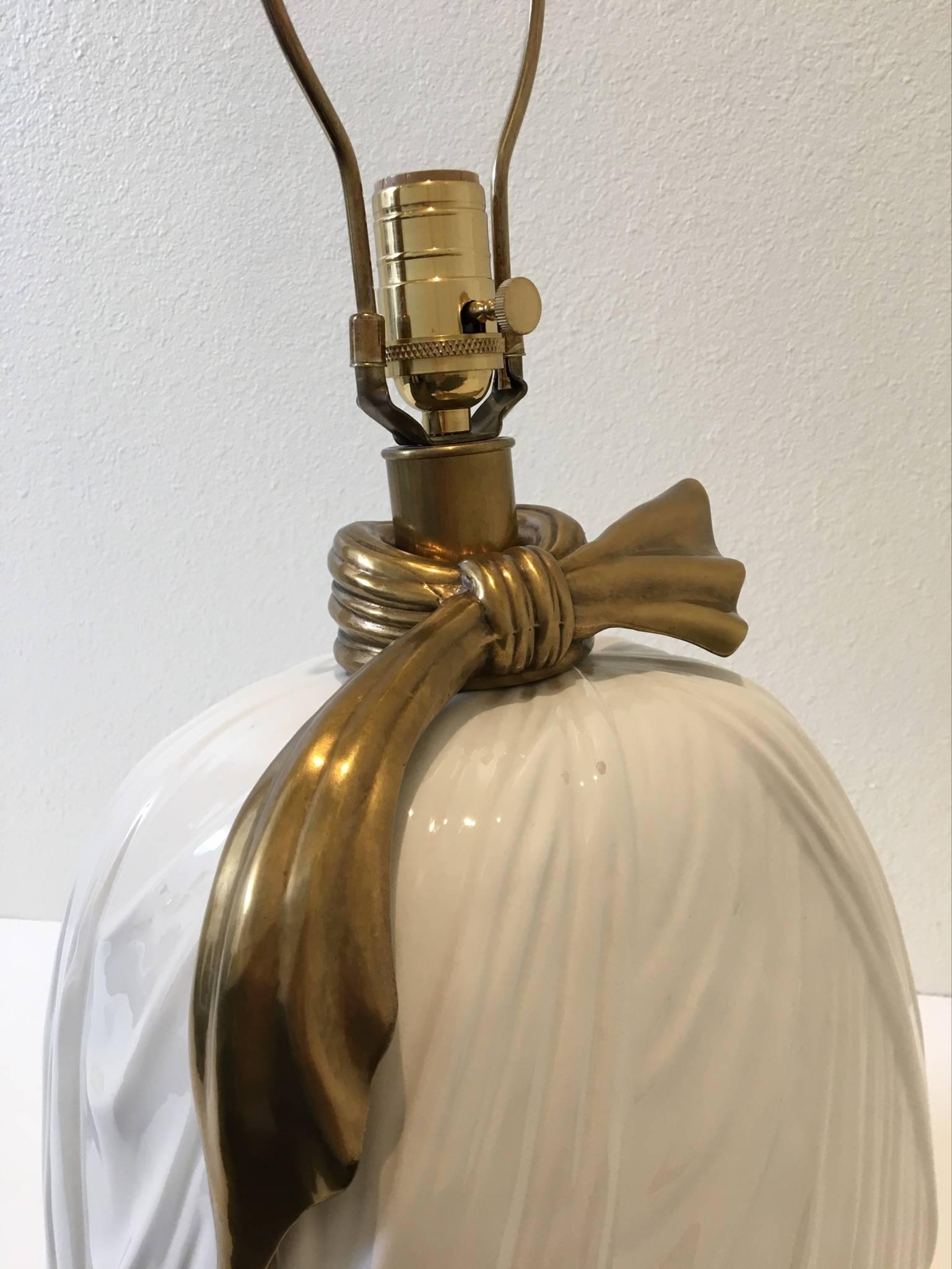 Fin du 20e siècle Paire de lampes de bureau en céramique et laiton par Chapman en vente