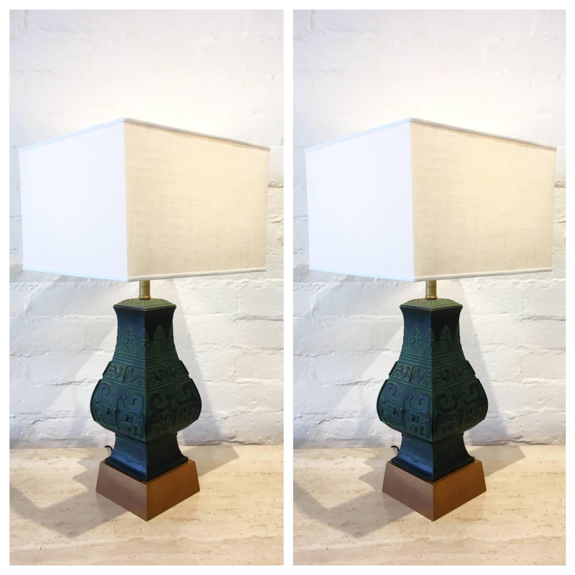 Pair of Bronze Table Lamps in the Manner of James Mont For Sale 3