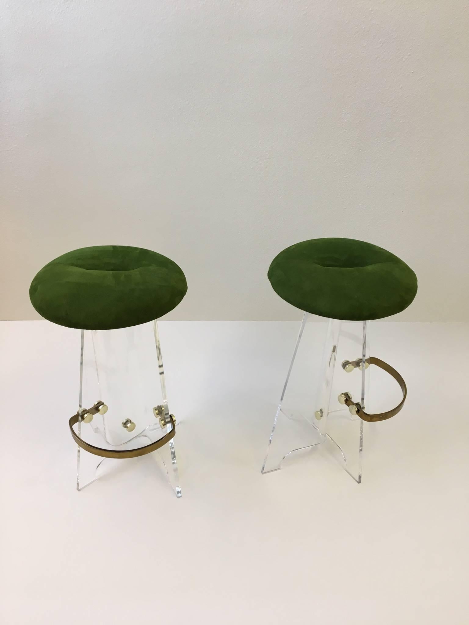 Mid-Century Modern Pair of Acrylic and Suede Leather Swivel Barstools