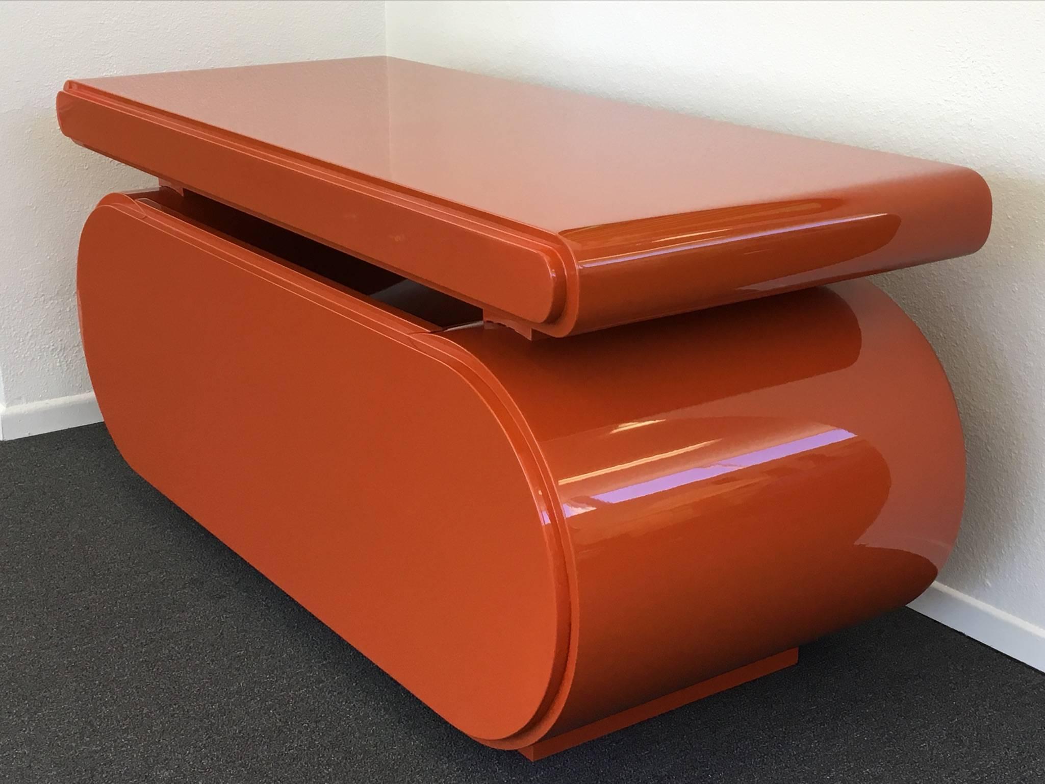 Mid-Century Modern High Gloss Lacquered Scuptural Desk from the 1960s
