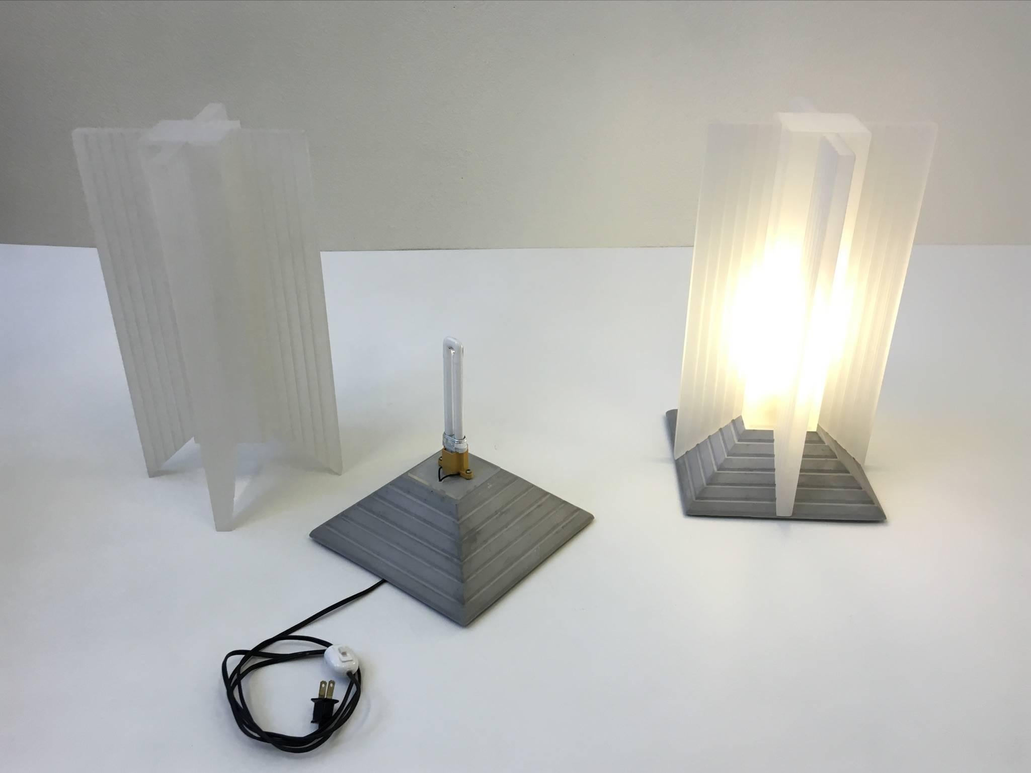 Late 20th Century Pair of Acrylic and Cement Memphis Table Lamps  For Sale