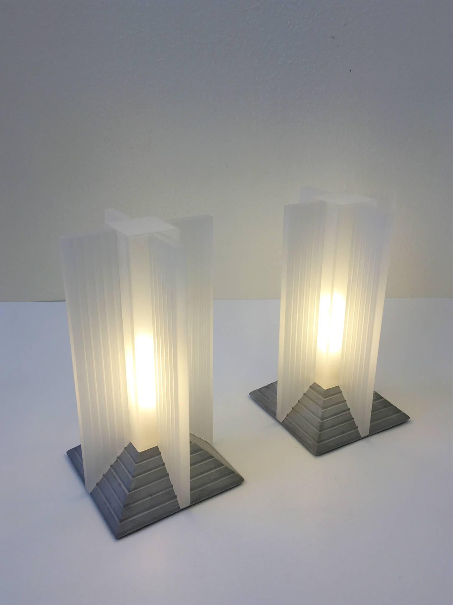 Pair of Acrylic and Cement Memphis Table Lamps  For Sale 1