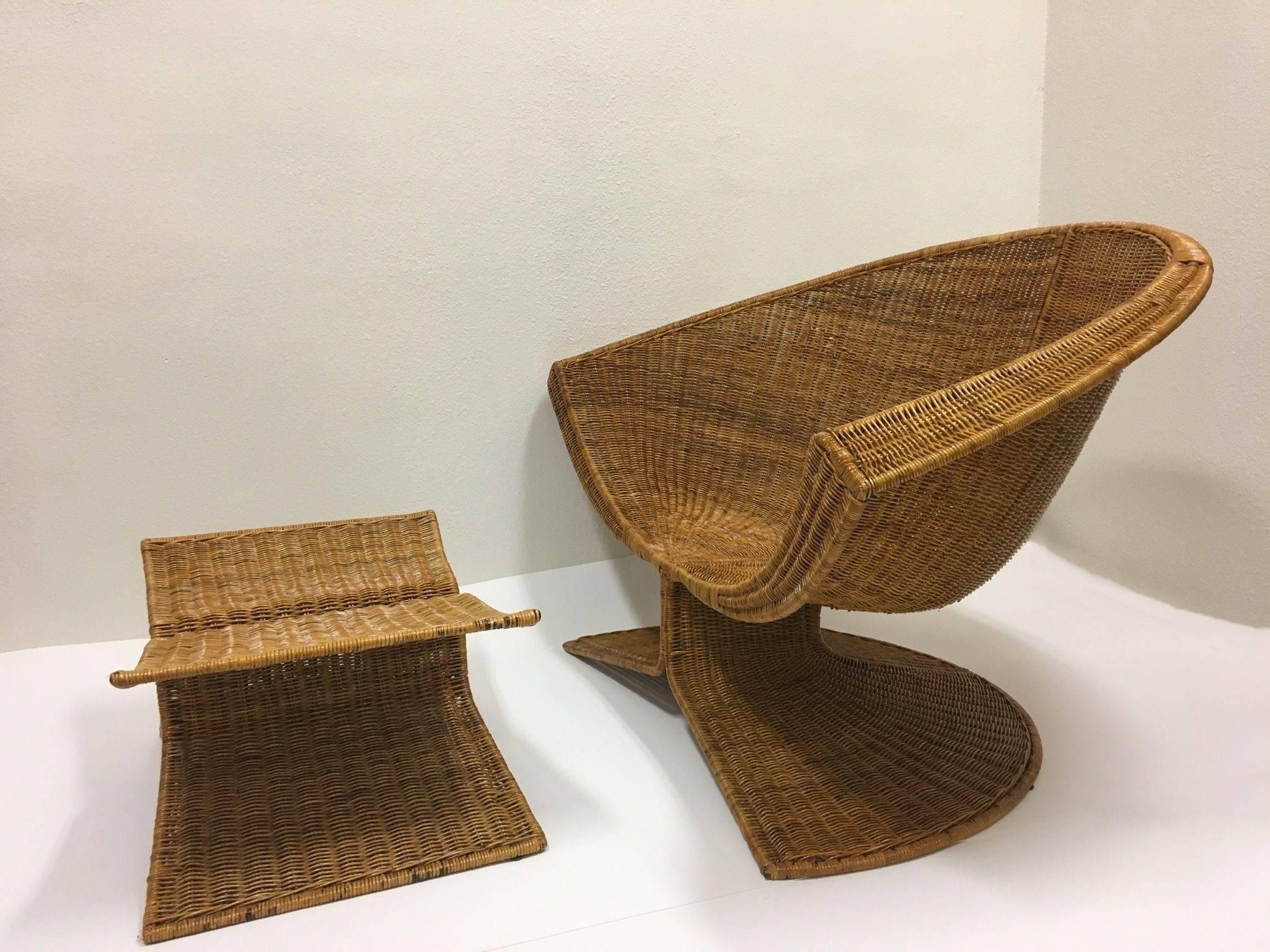 Rare “Lotus” Wicker  Lounge Chair and Ottoman by Miller Yee Fong In Excellent Condition In Palm Springs, CA