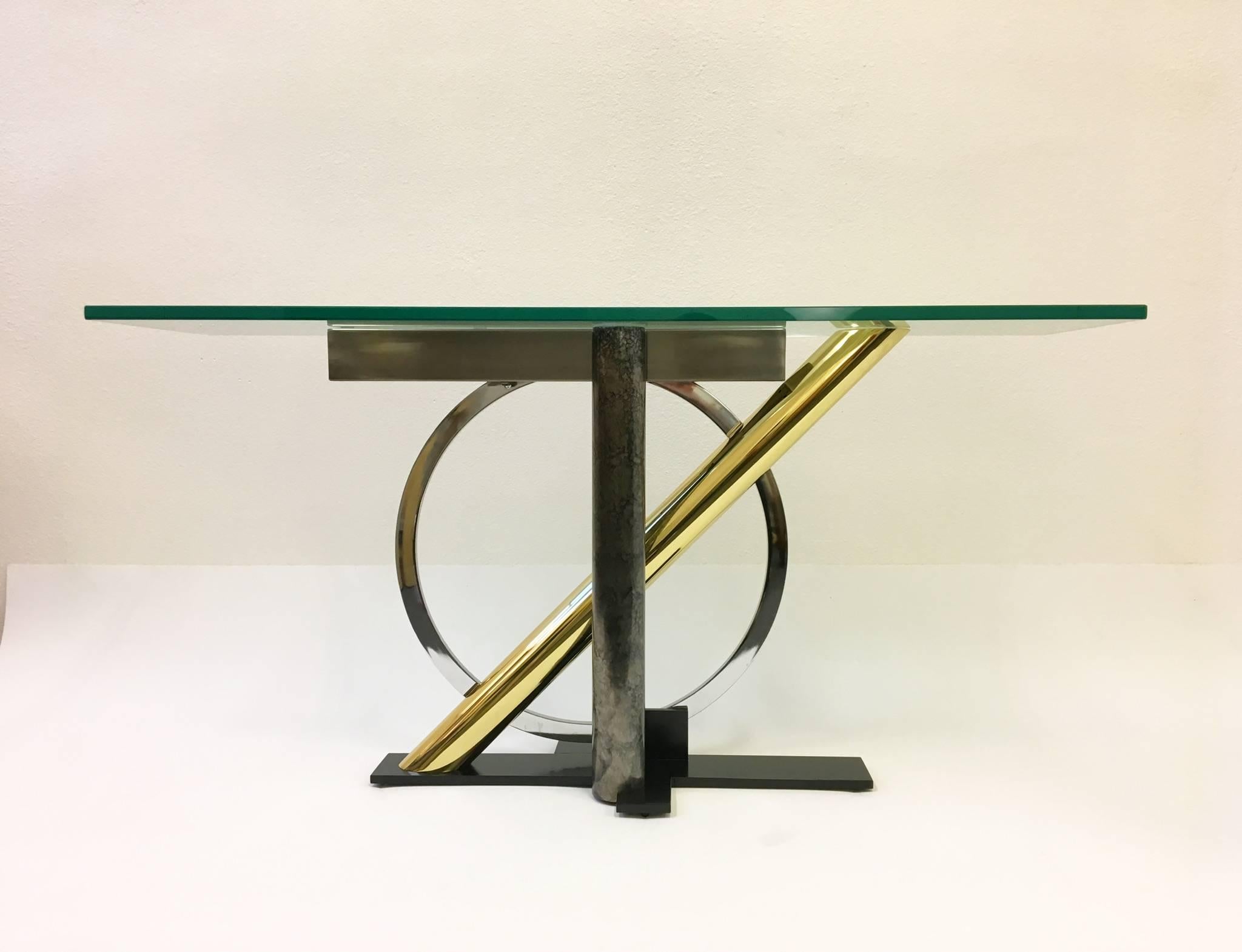Poudré Table console en alliage et verre du Design Institute of America  en vente